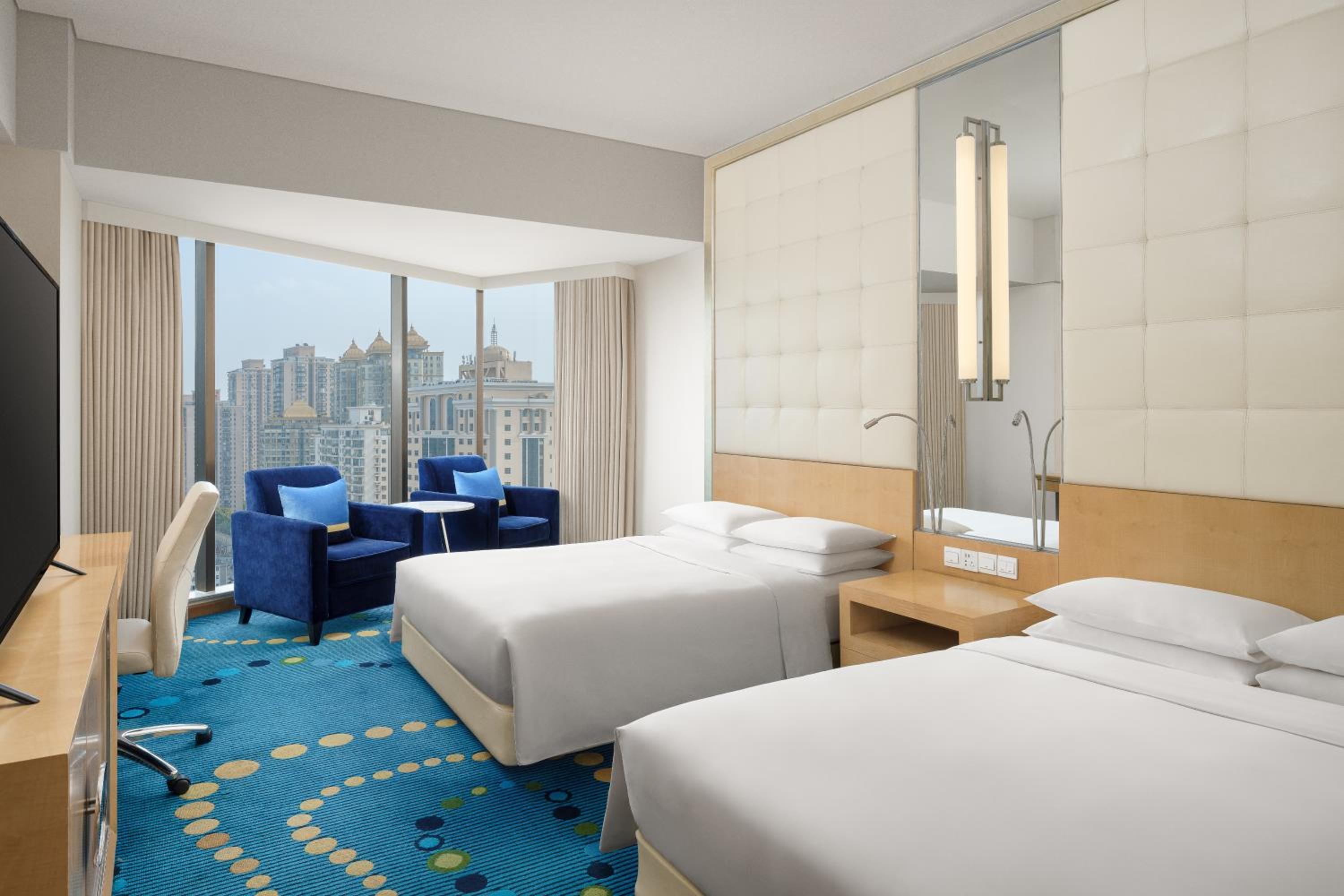  Club Twin Room