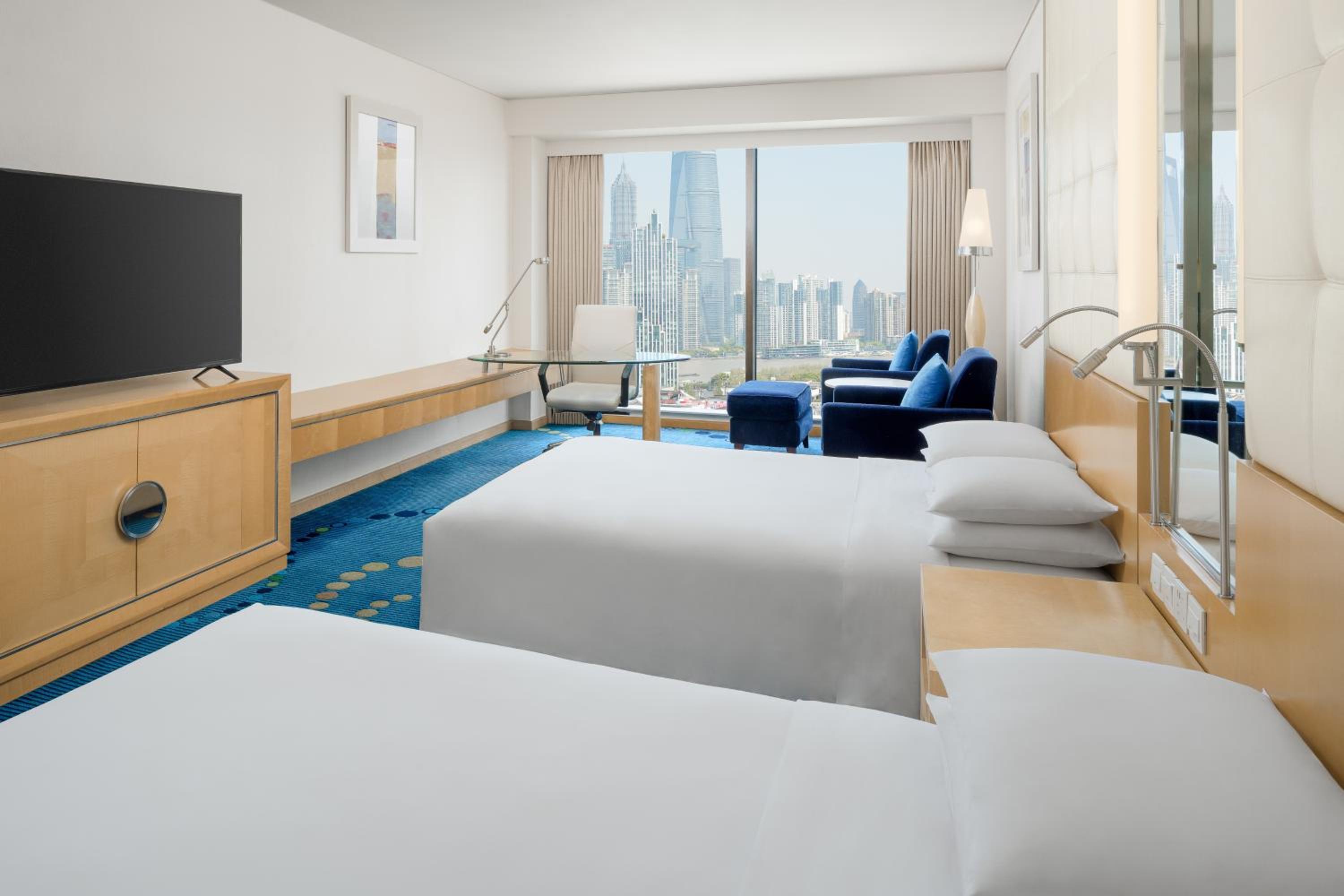 Bund River View Club Twin Room