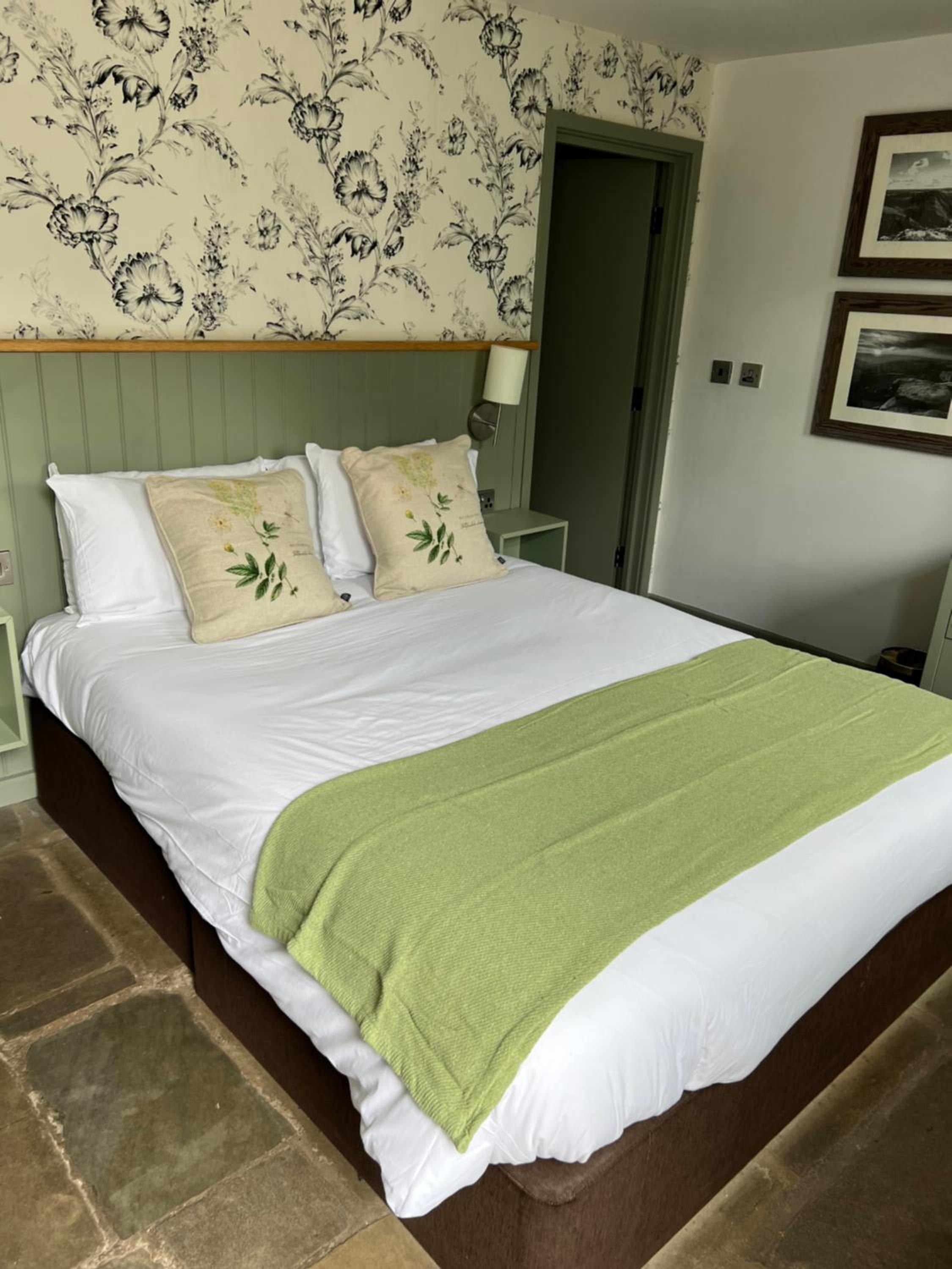Double Room - Photo 6