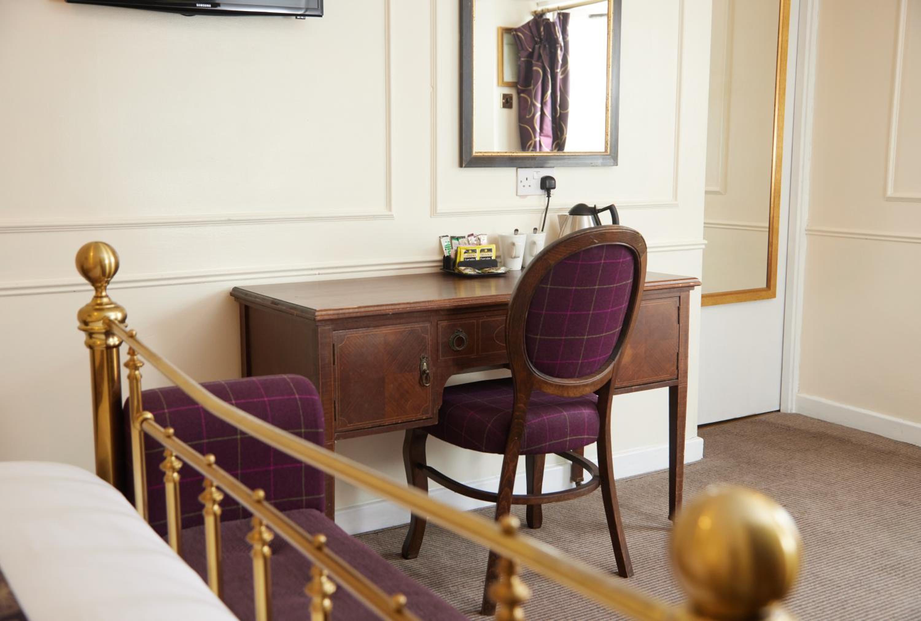 Family Room (2 Adults + 1 Child) - Photo 7