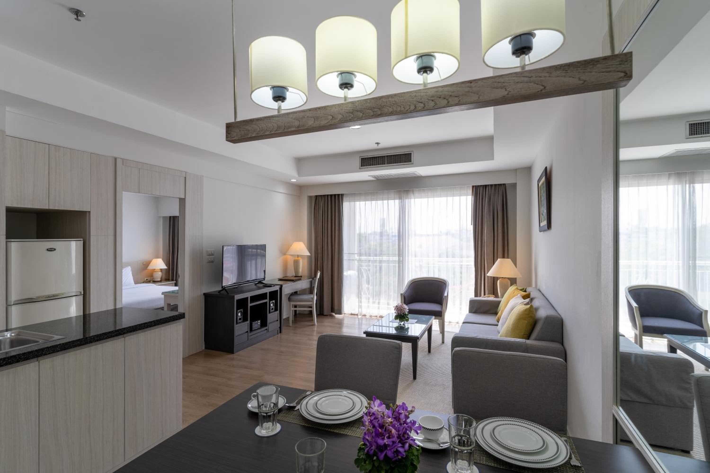 One-Bedroom Suite photo 3