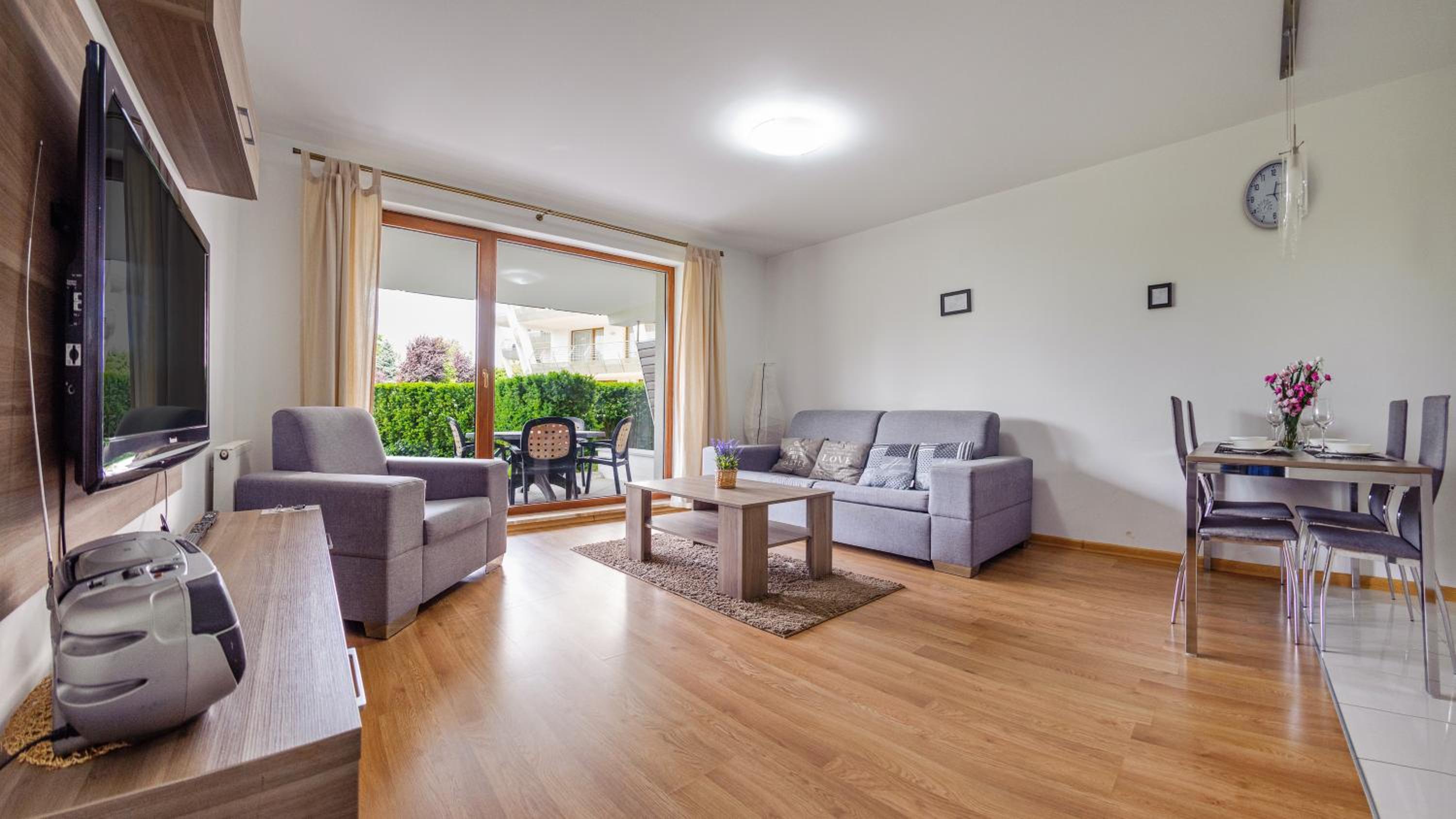 One-Bedroom Apartment