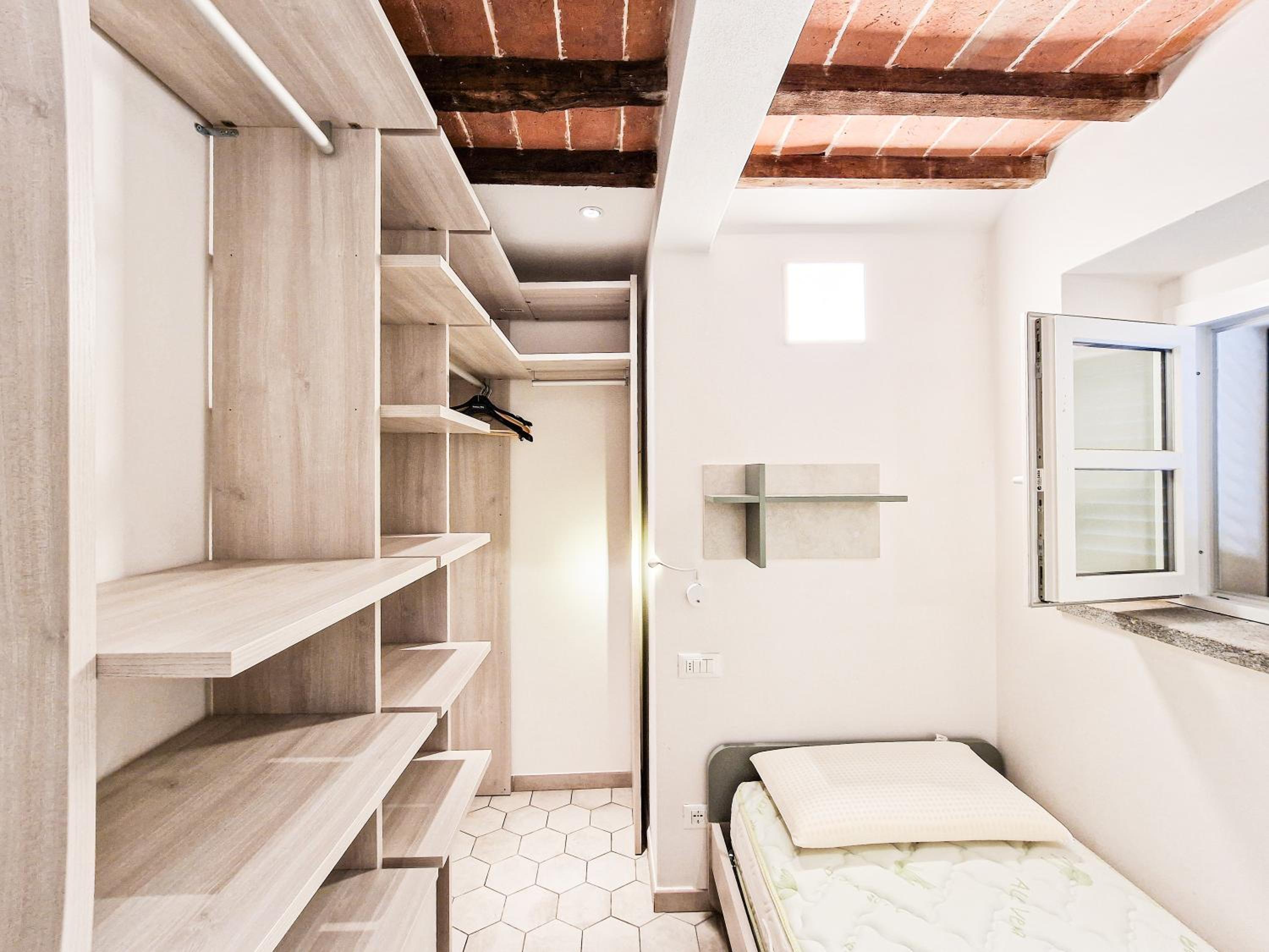 Two-Bedroom Deluxe Apartment with Balcony photo 3