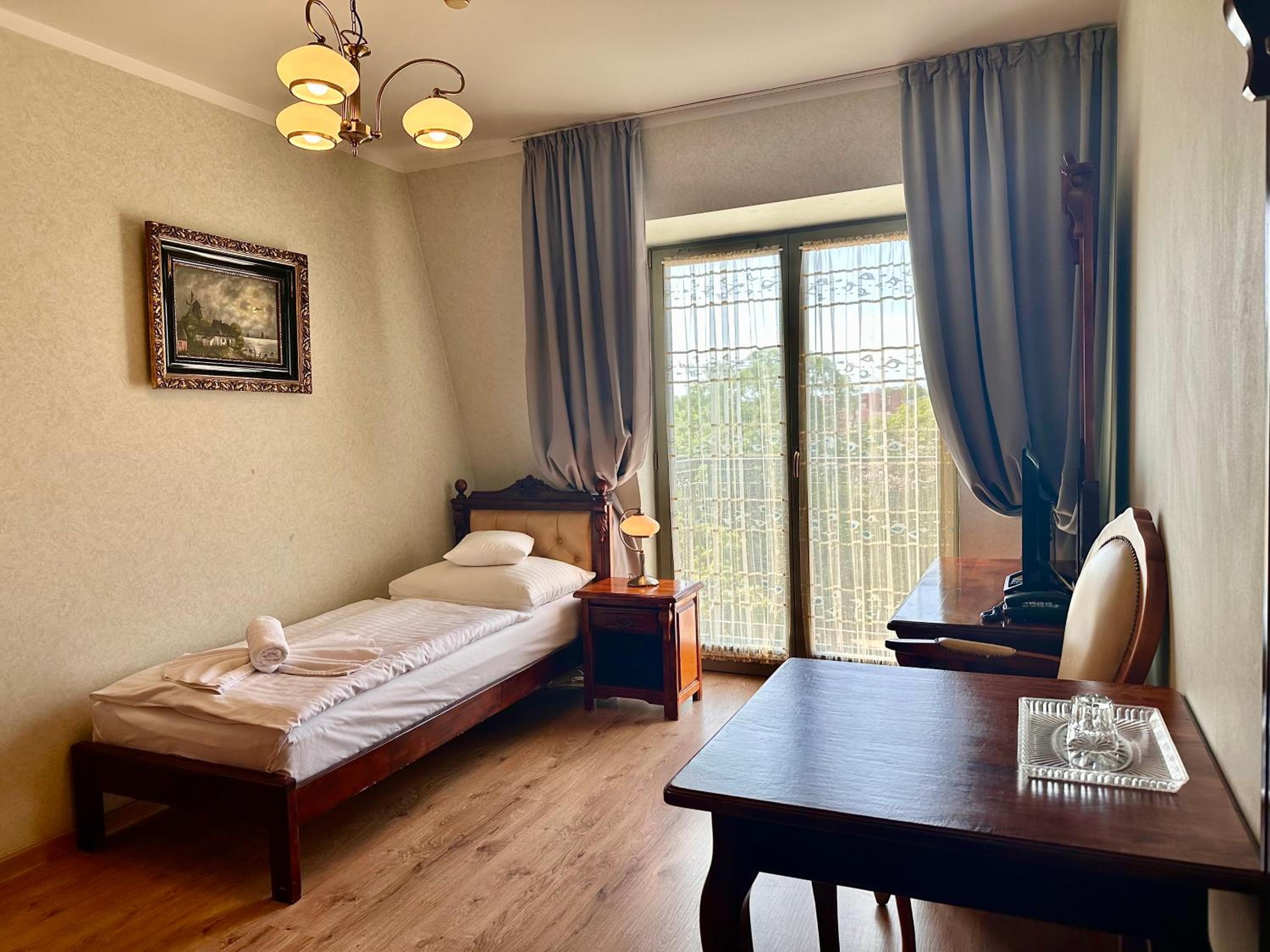 Single Room with Balcony photo 2