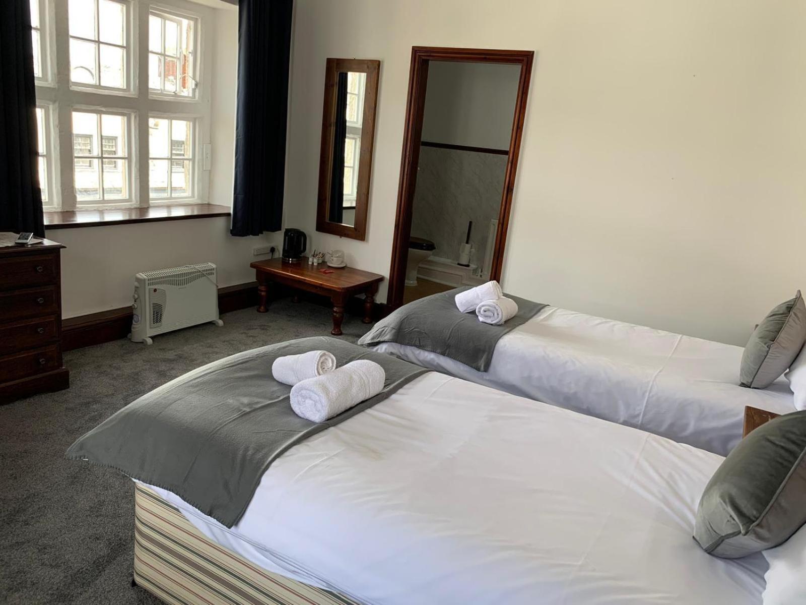 Standard Twin Room - Photo 5