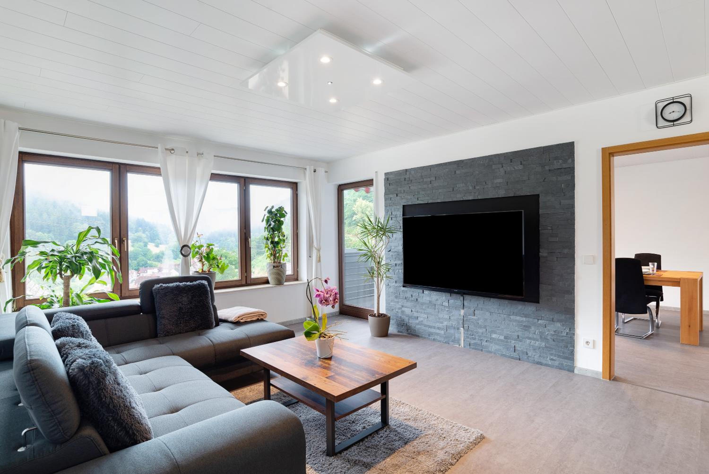 Two-Bedroom Deluxe Apartment with Balcony