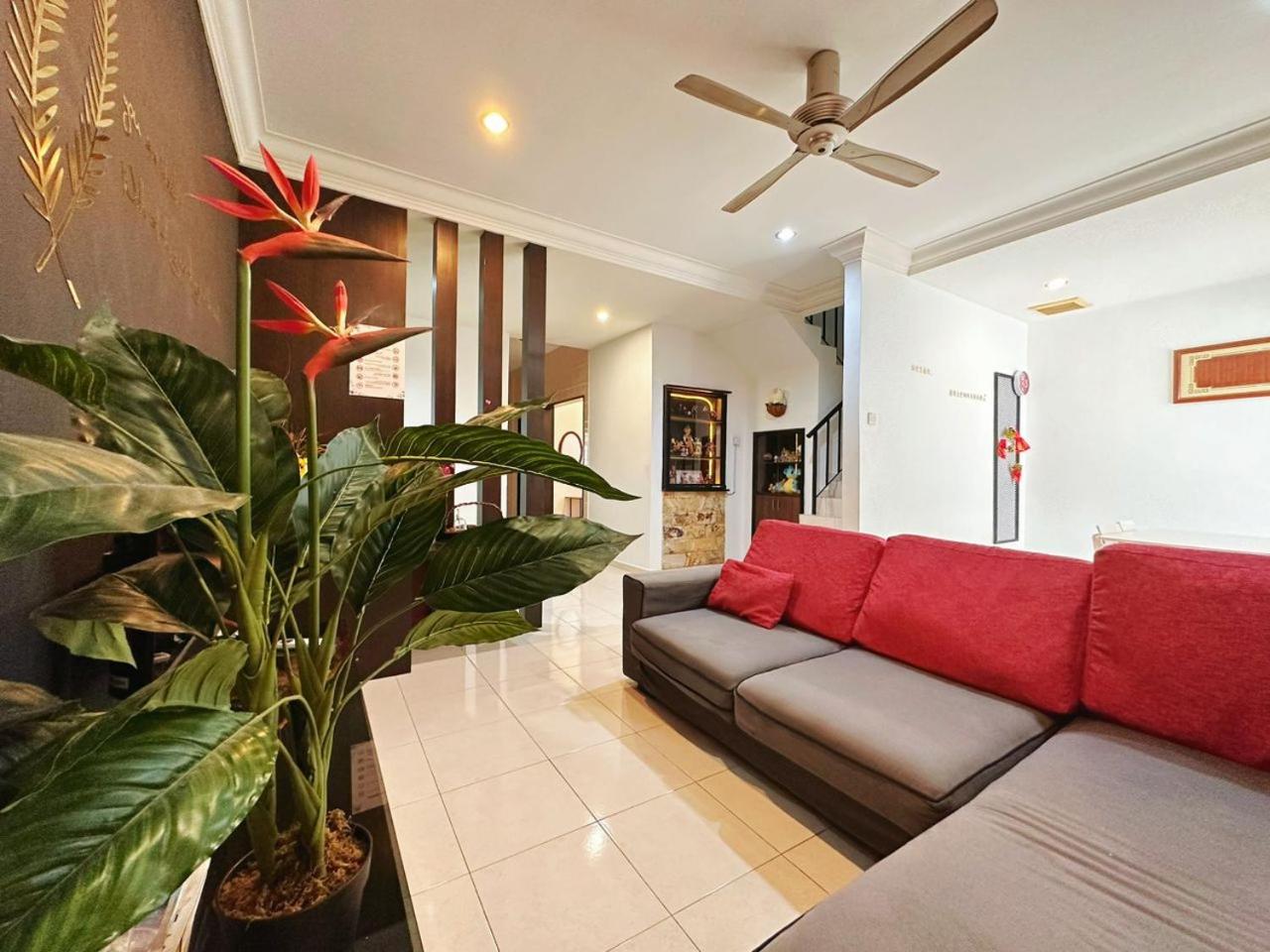 Four-Bedroom House photo 1