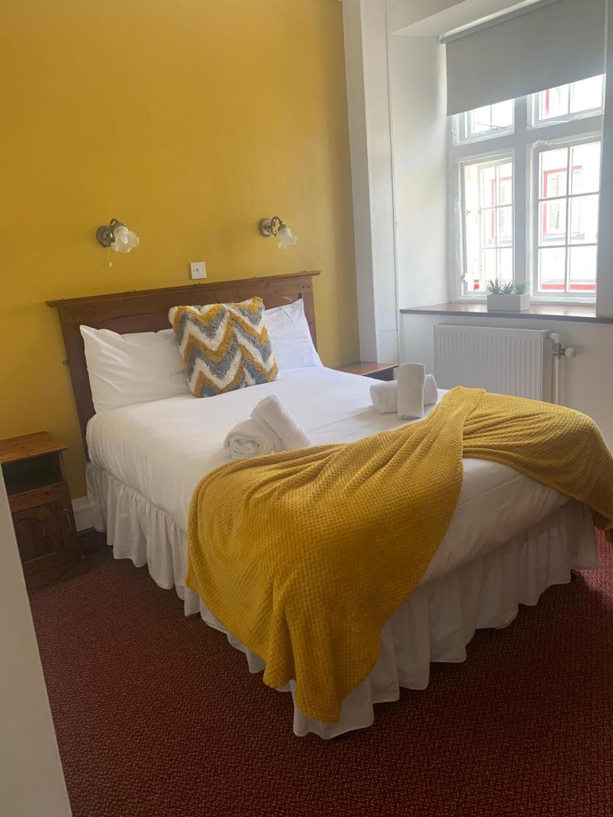 Standard Double Room - Photo 7
