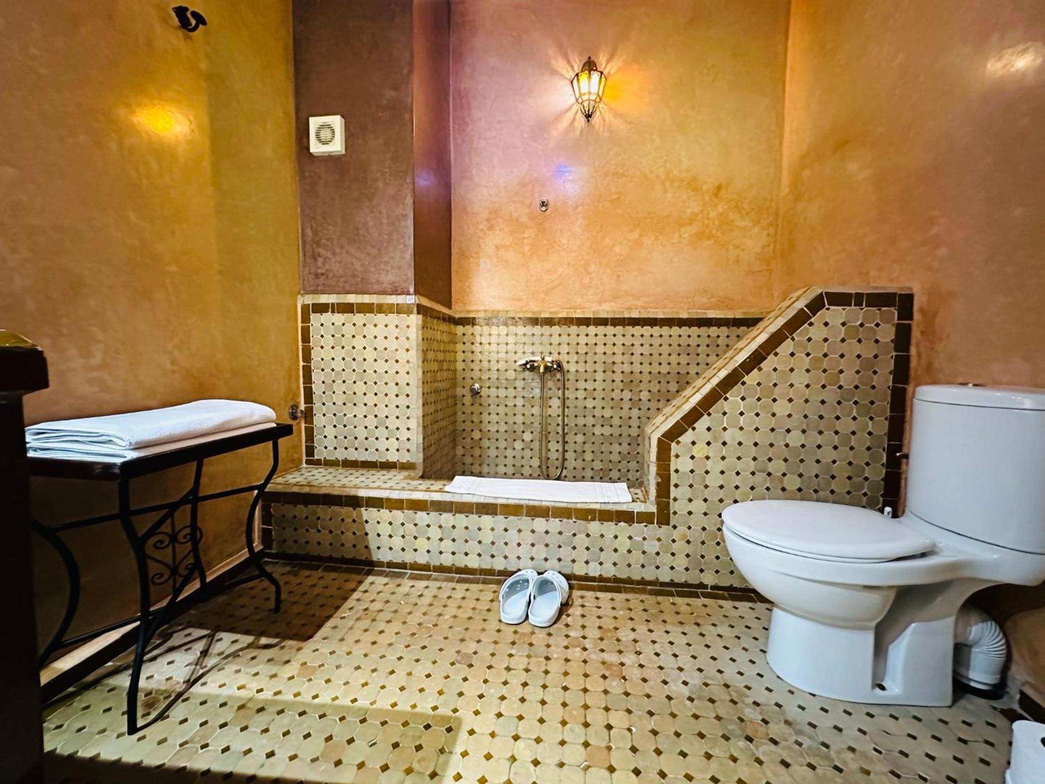 One-Bedroom Suite - Photo 2