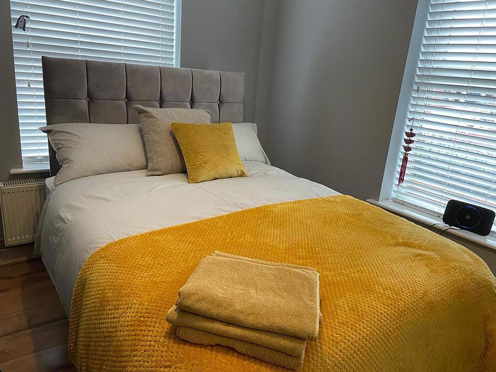 Double Room with Shared Bathroom
