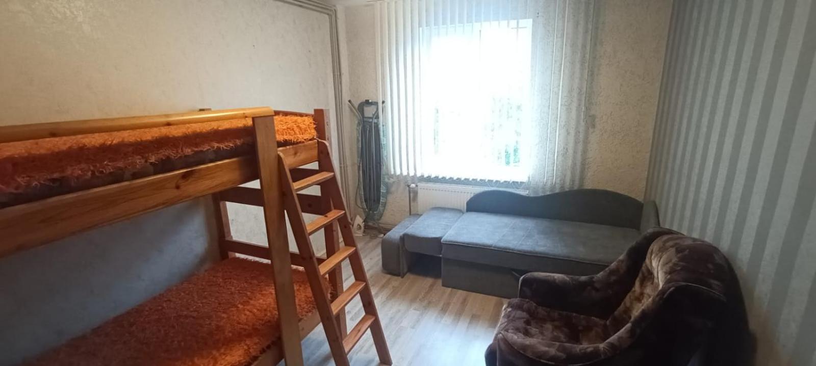 One-Bedroom Apartment - Photo 8