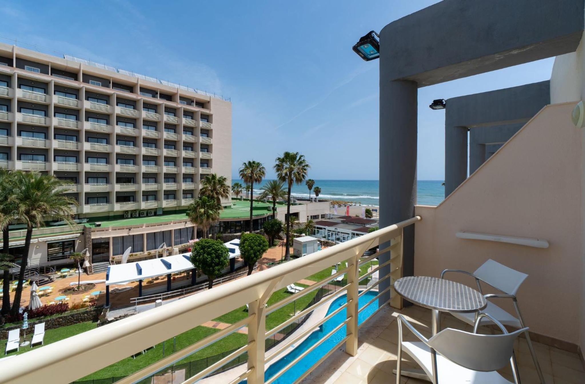 Superior Club Room with Pool View (2 Adults) - Photo 8