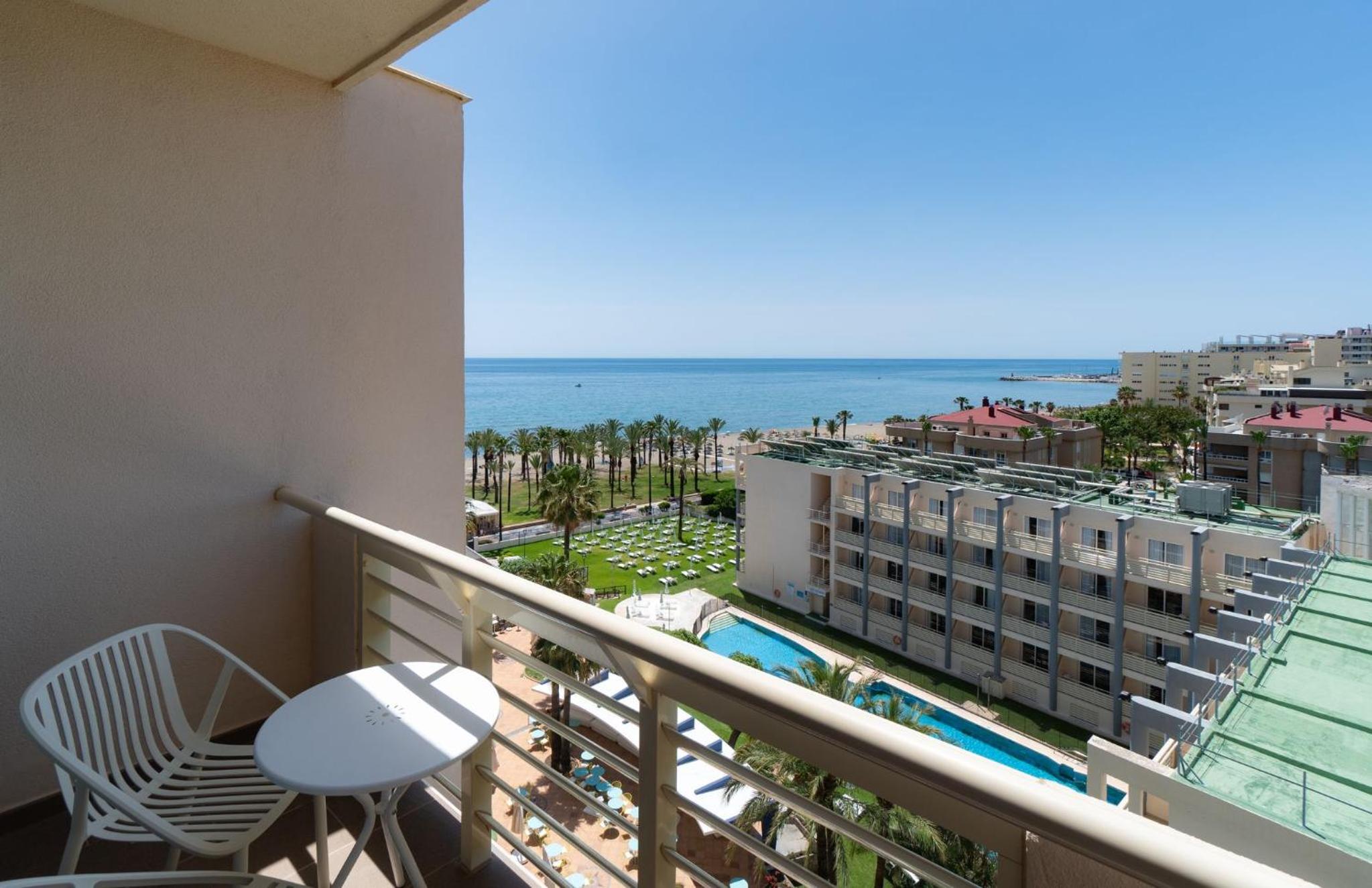 Superior Club Room with Pool View (2 Adults) - Photo 7