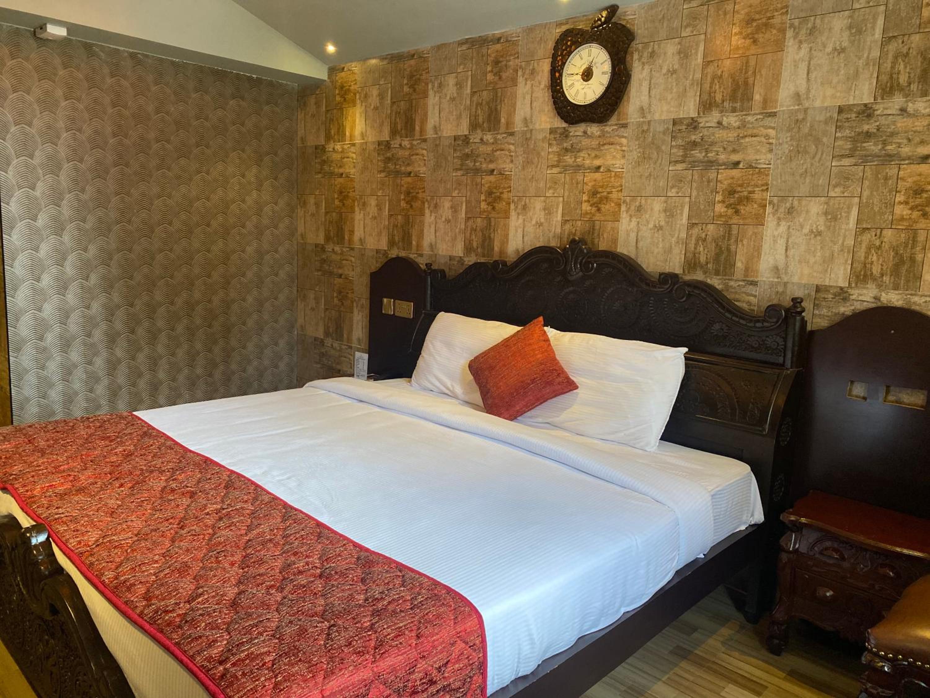 King Room with Two King Beds photo 2
