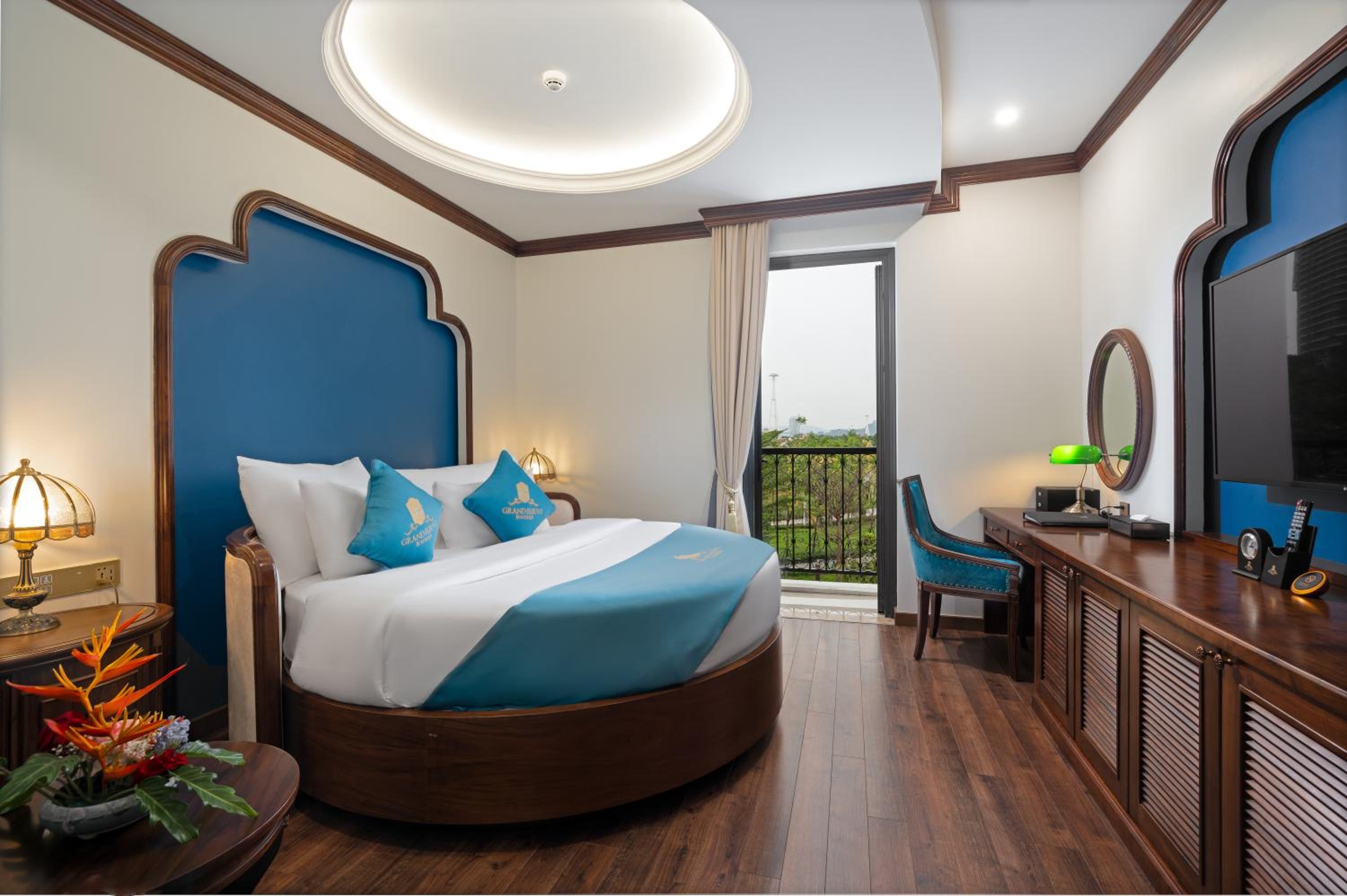 Suite with City View
