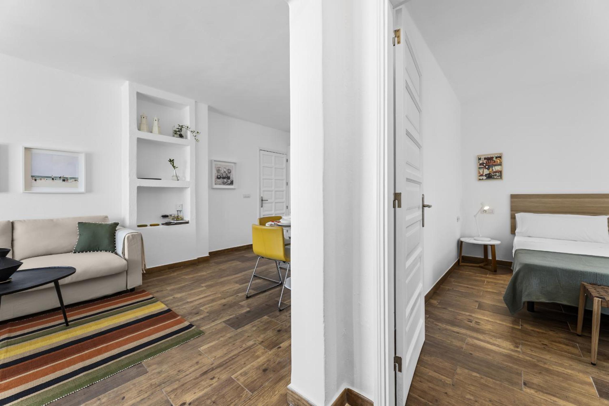 Apartment photo 2