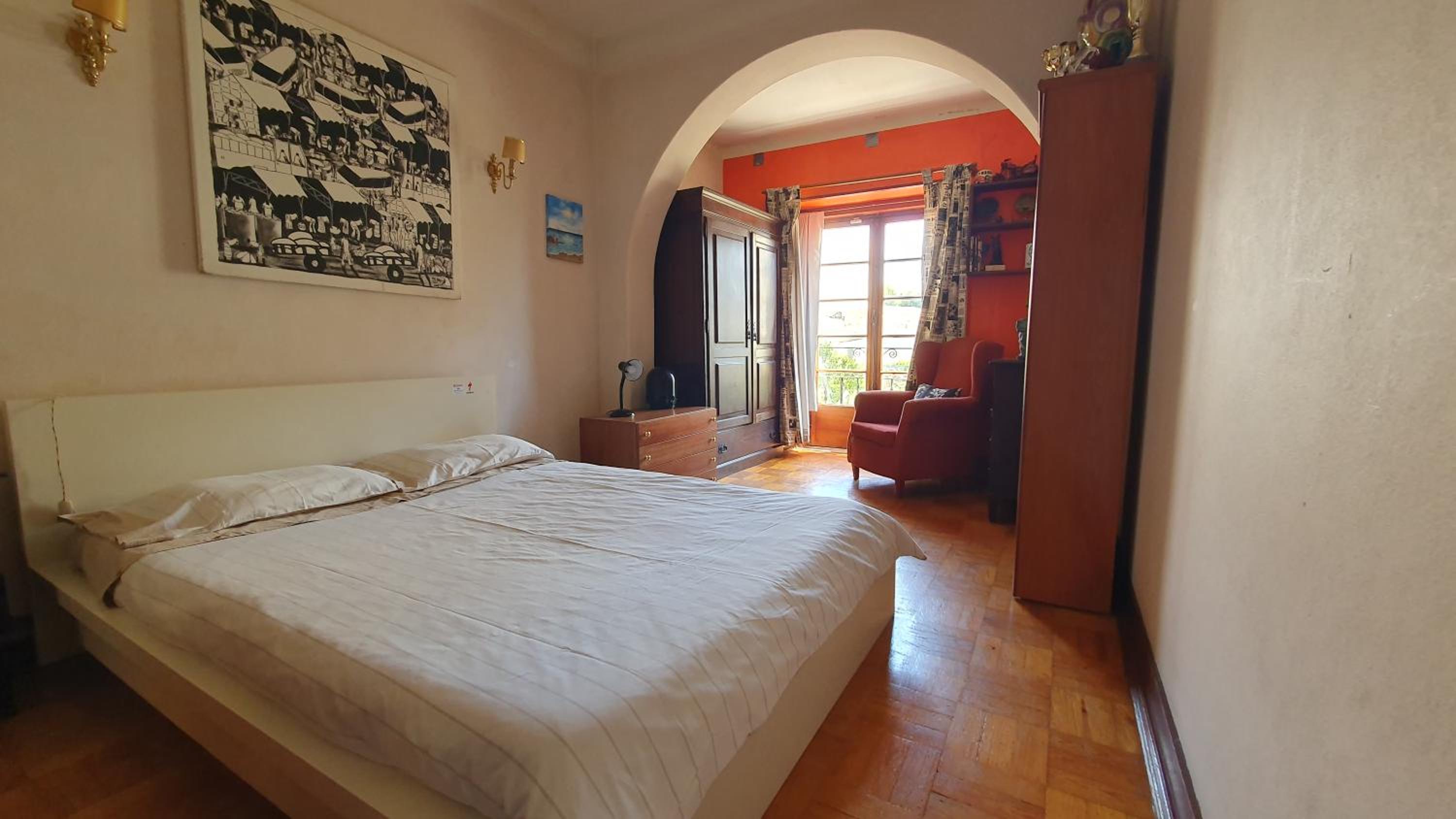 Three-Bedroom House photo 3