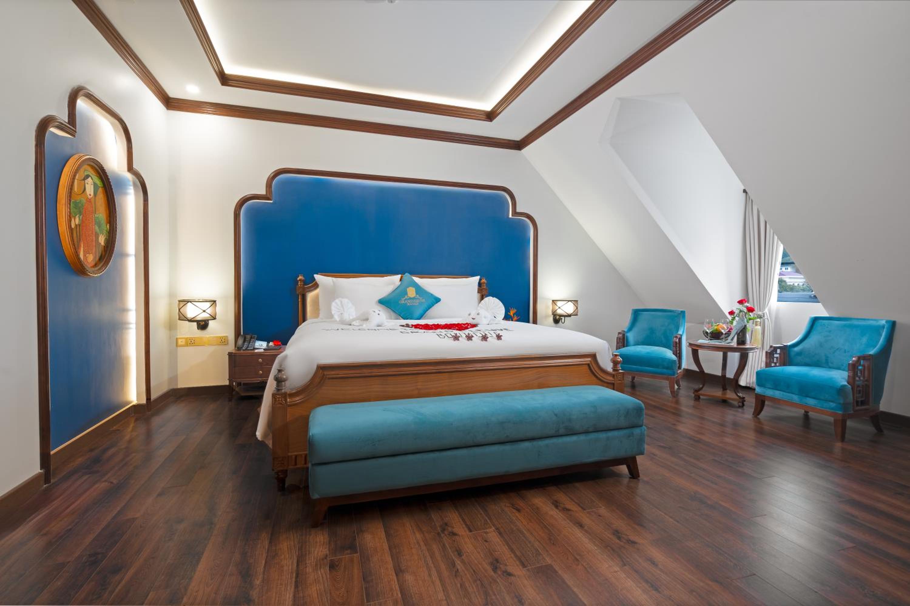 Suite - Photo 3