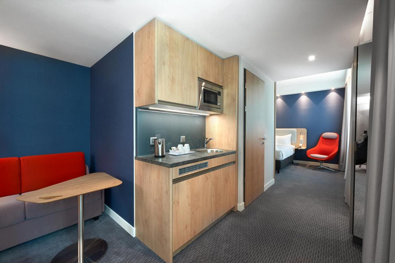 Queen Suite with Sofa Bed - Photo 1