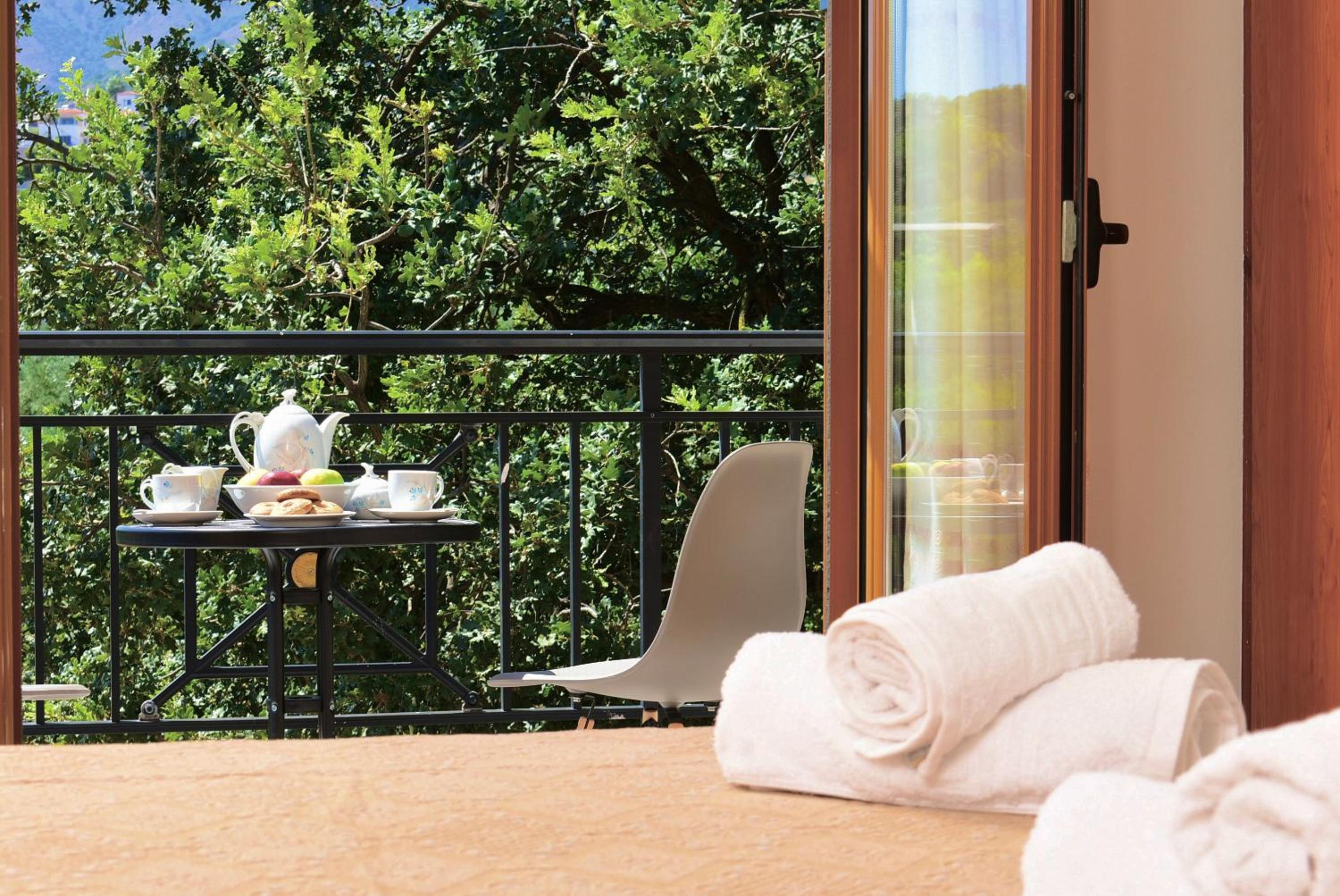 Family Room with Balcony photo 2