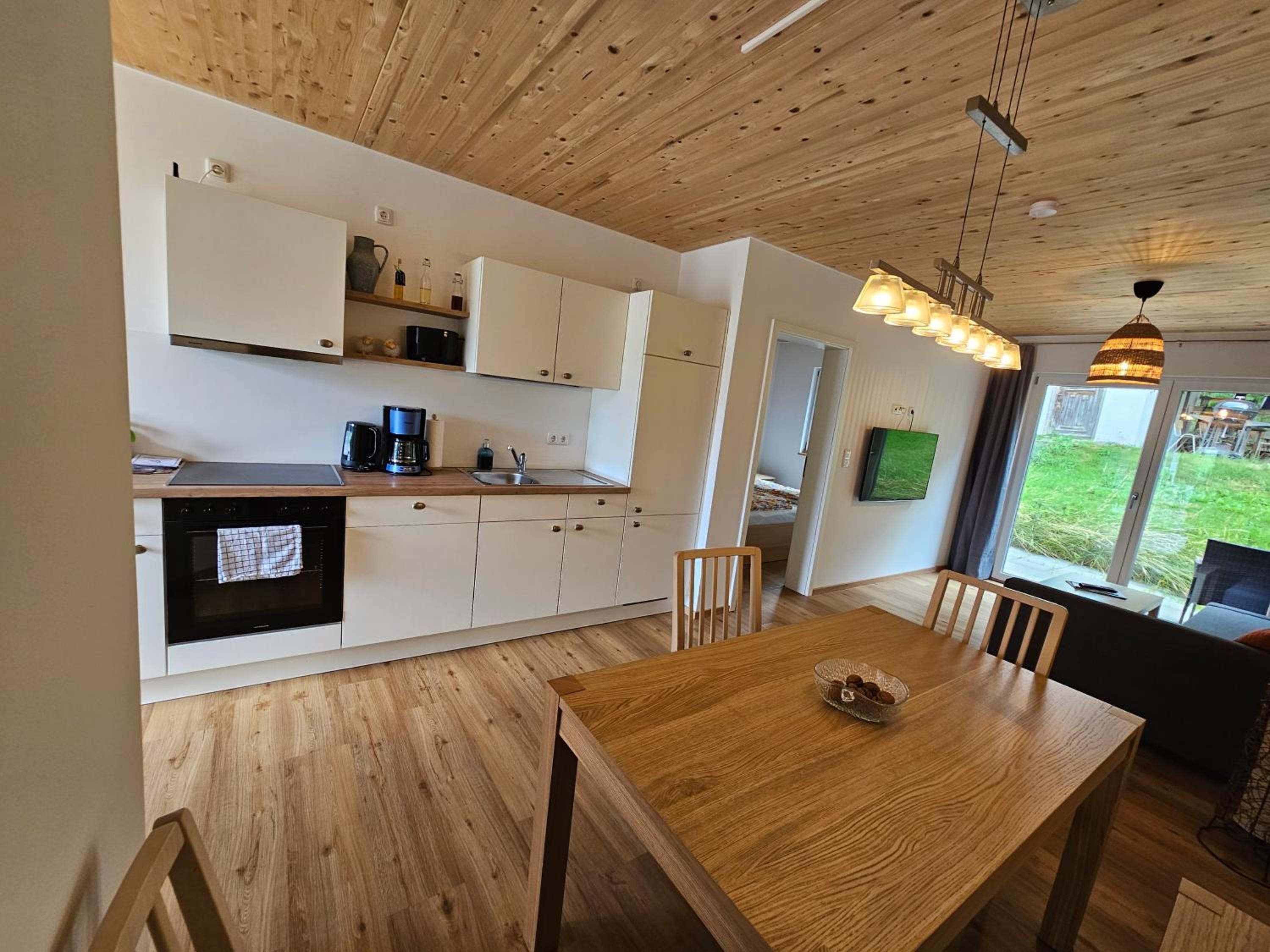 Apartment with Terrace - Photo 2