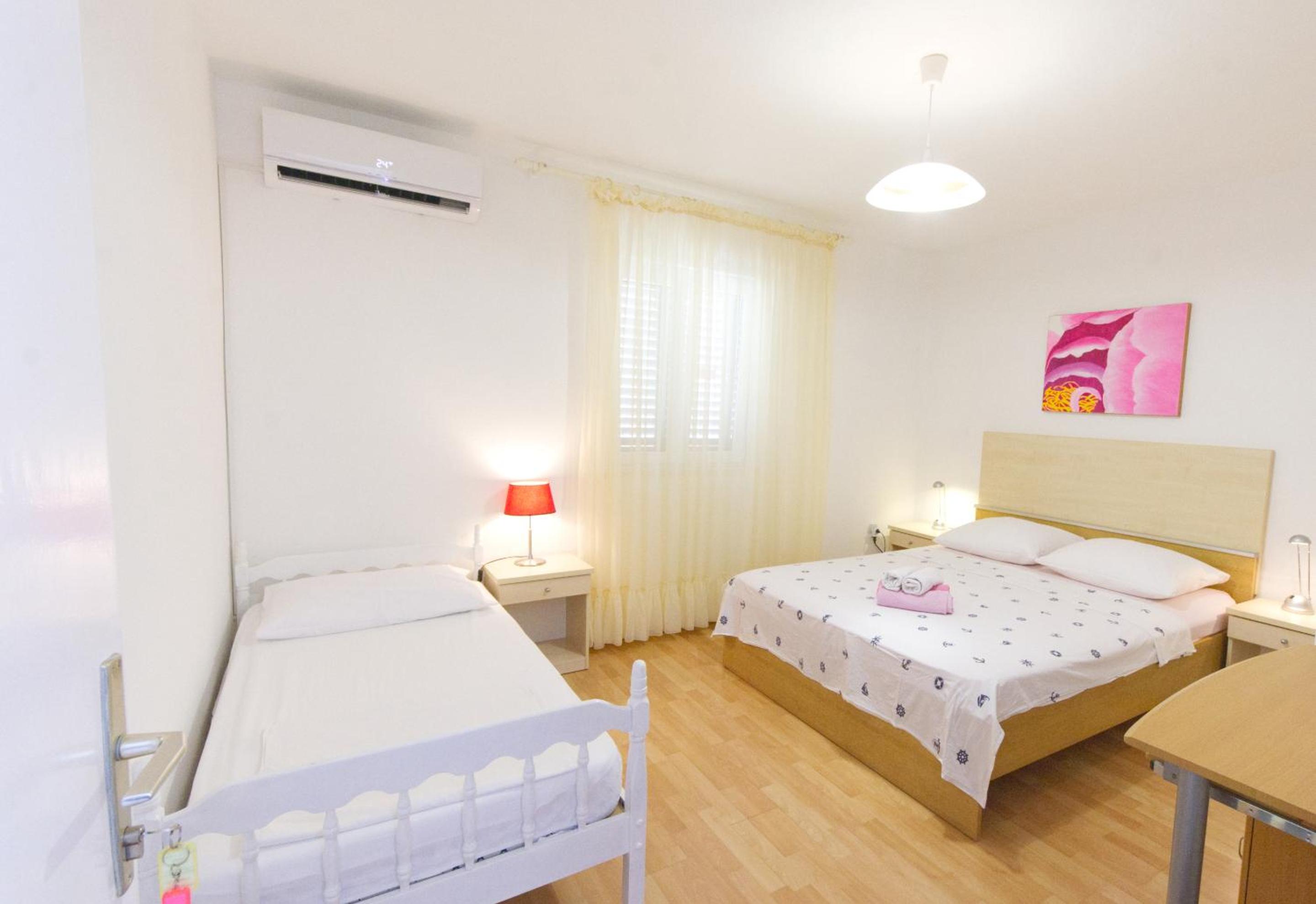 Triple Room with Shared Bathroom photo 1