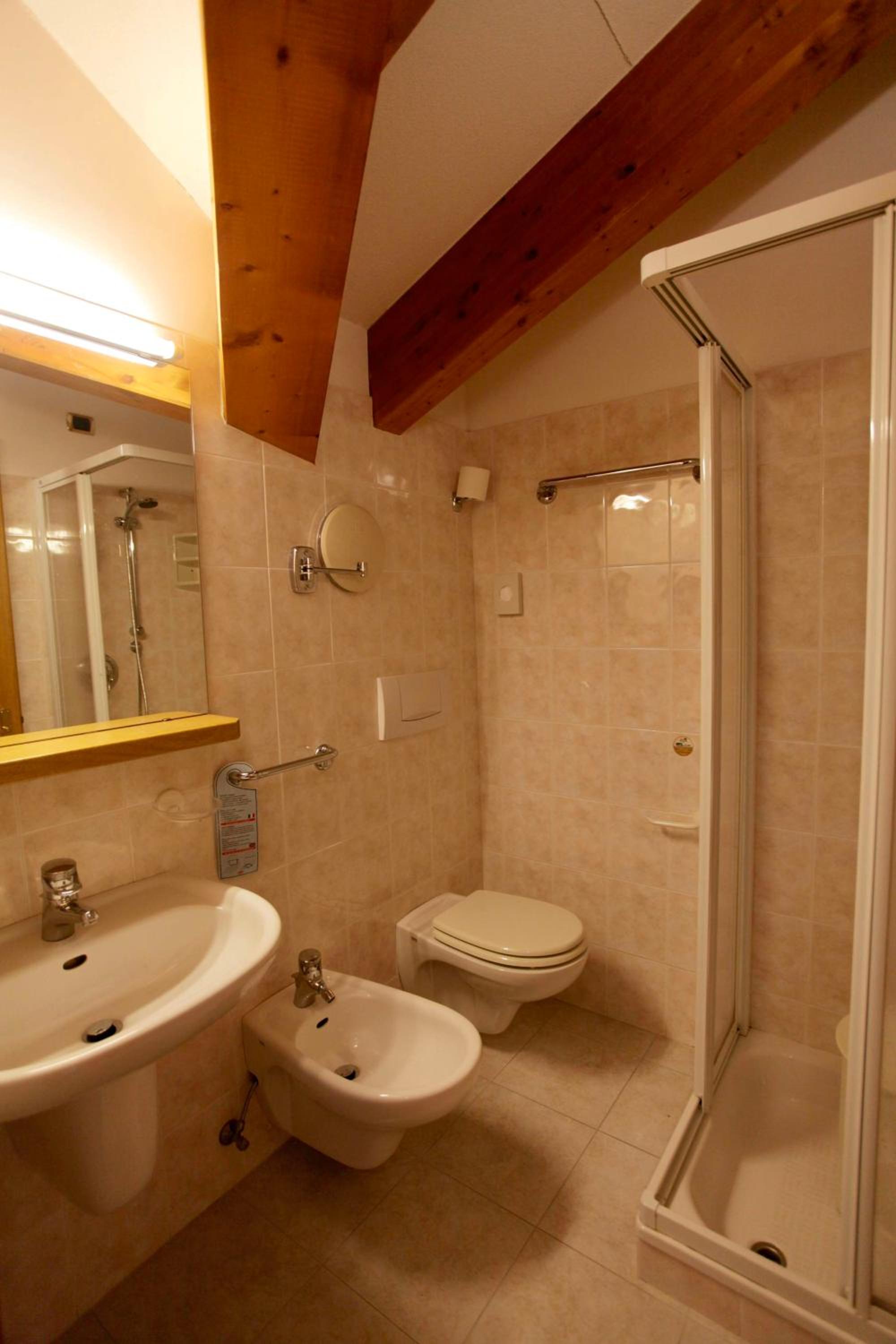 Standard Single Room with Balcony - Non-Smoking photo 3