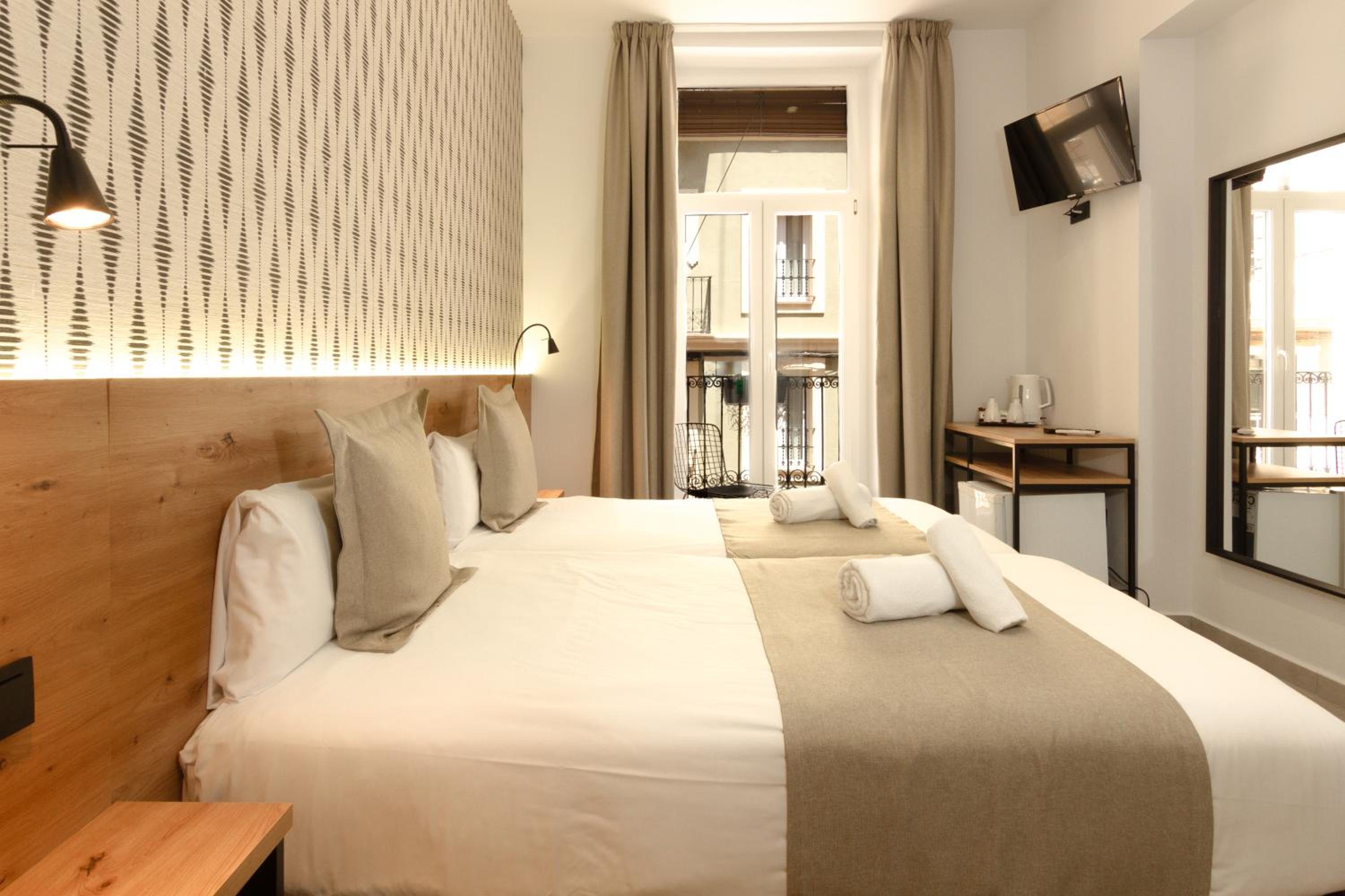 Superior Double or Twin Room - Photo 10