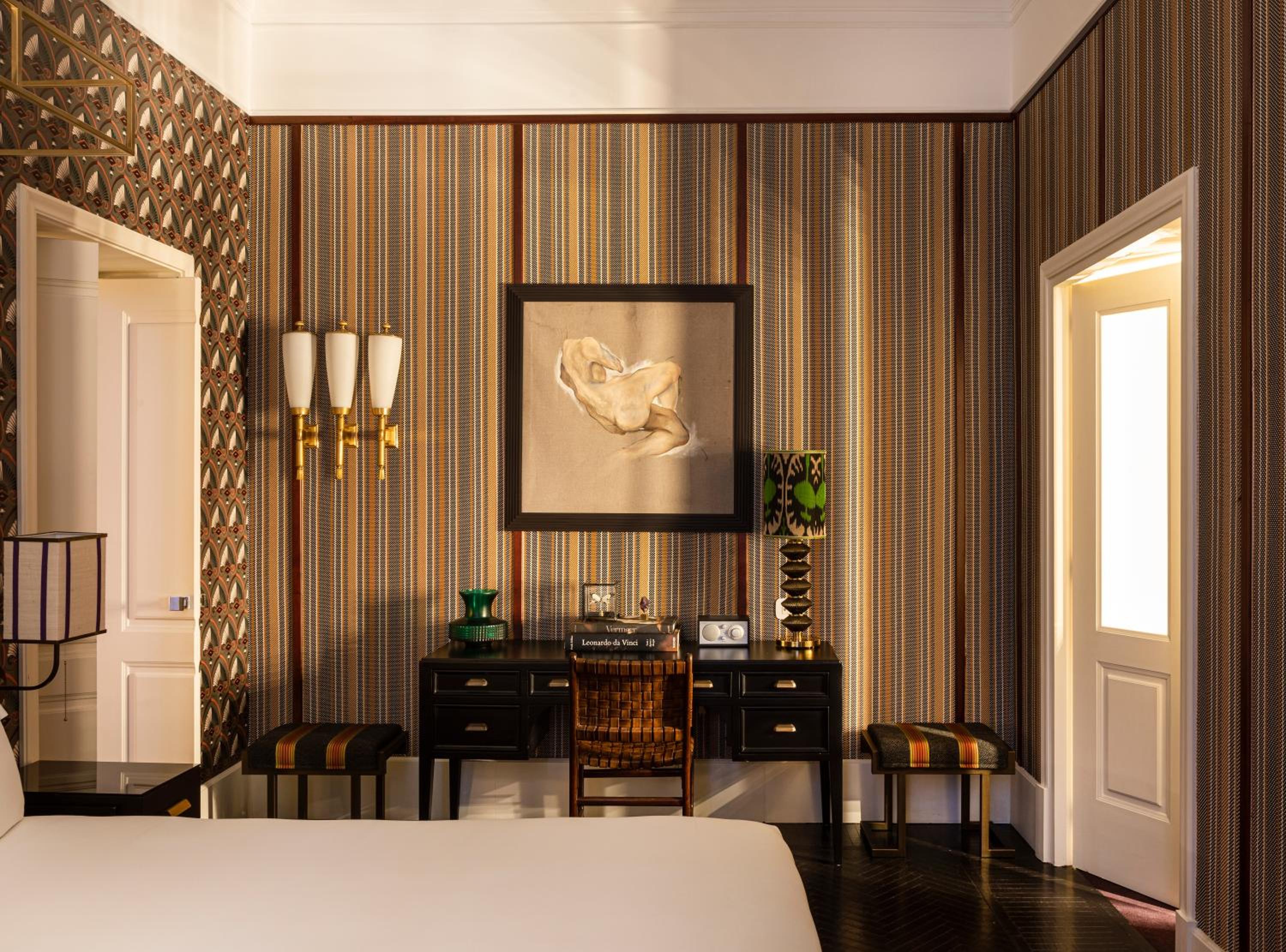 Suite with City View photo 3