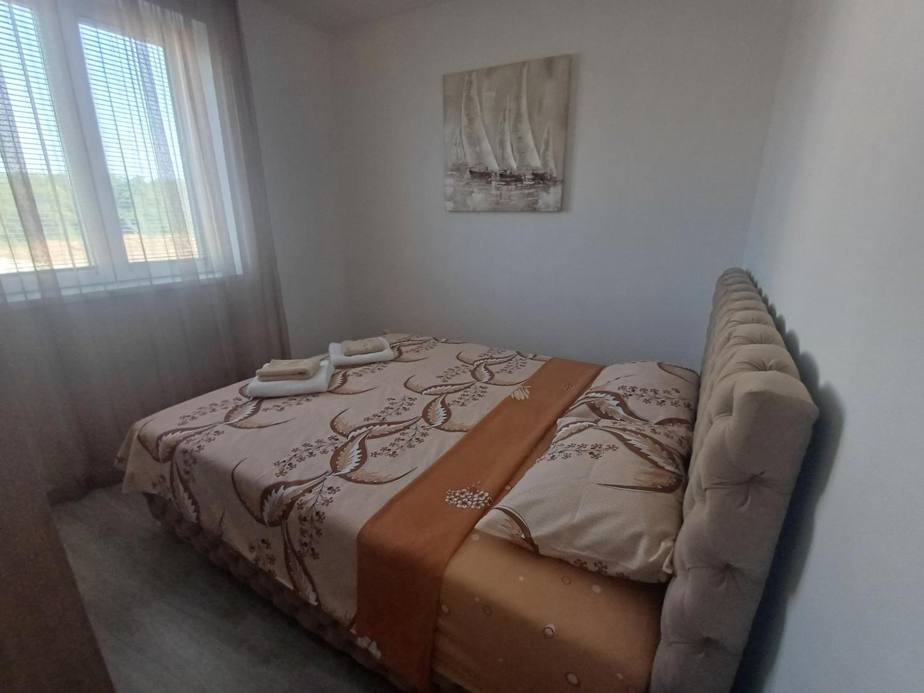 One-Bedroom Apartment photo 2