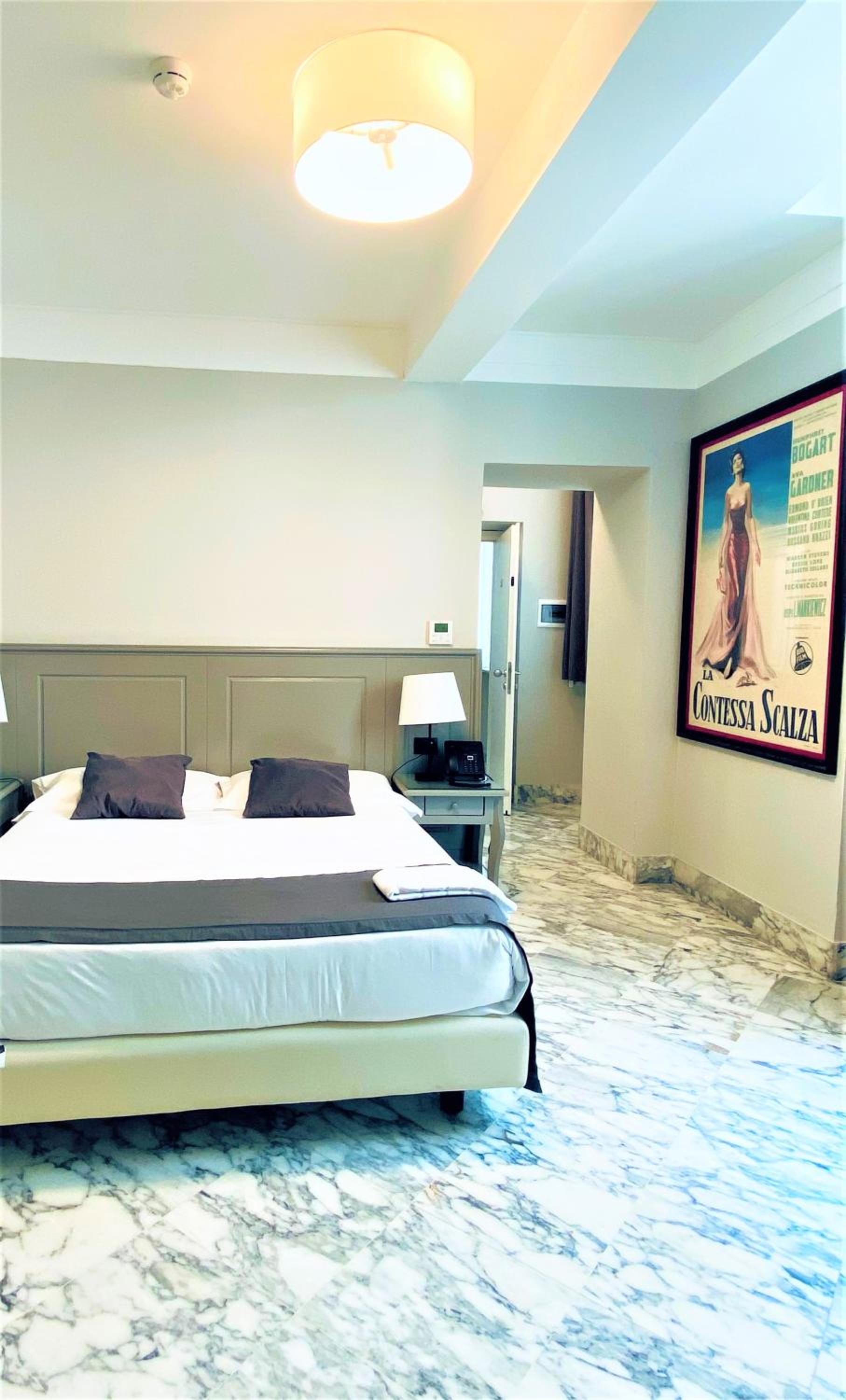 Deluxe Double Room photo 3