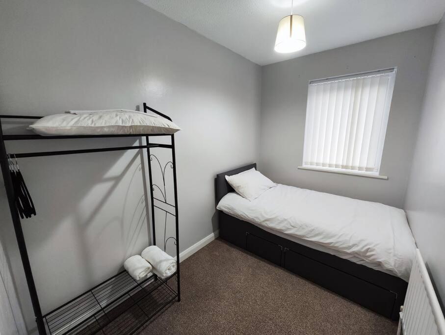 Four-Bedroom House photo 1