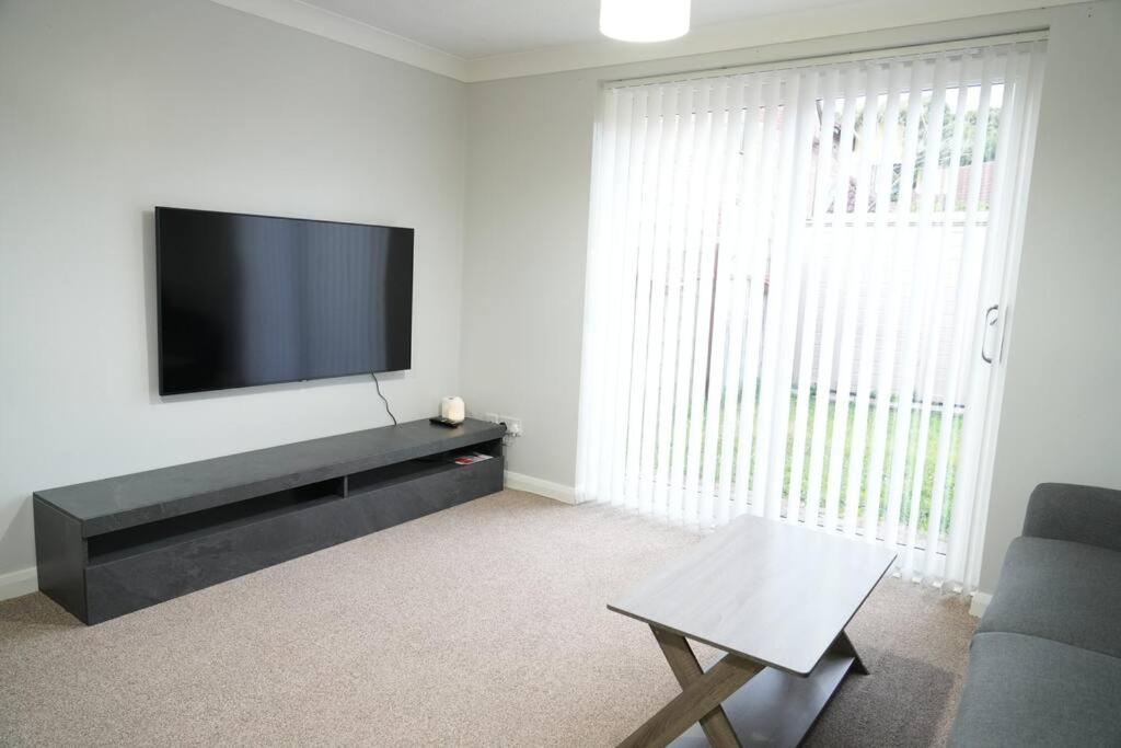 Four-Bedroom House photo 2