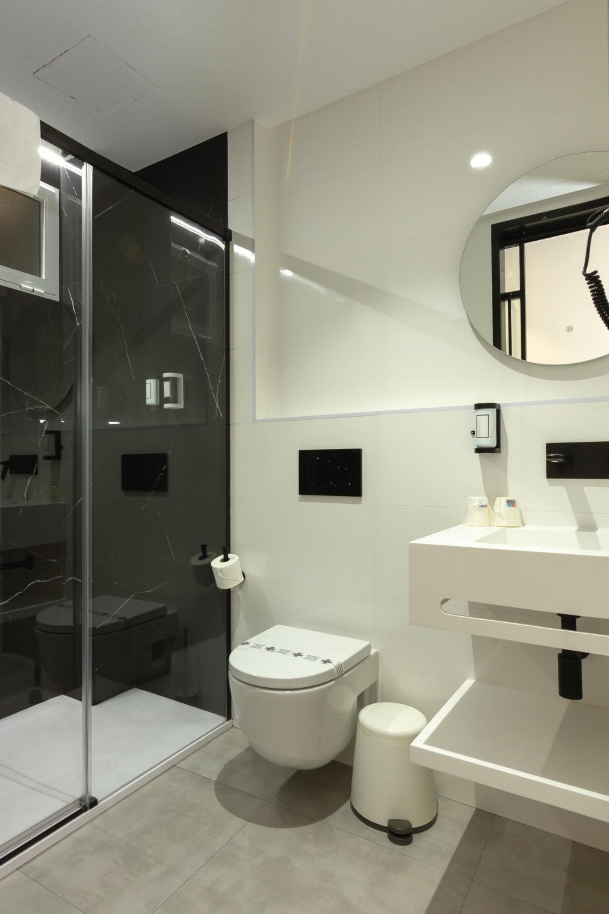 Superior Double or Twin Room - Photo 19