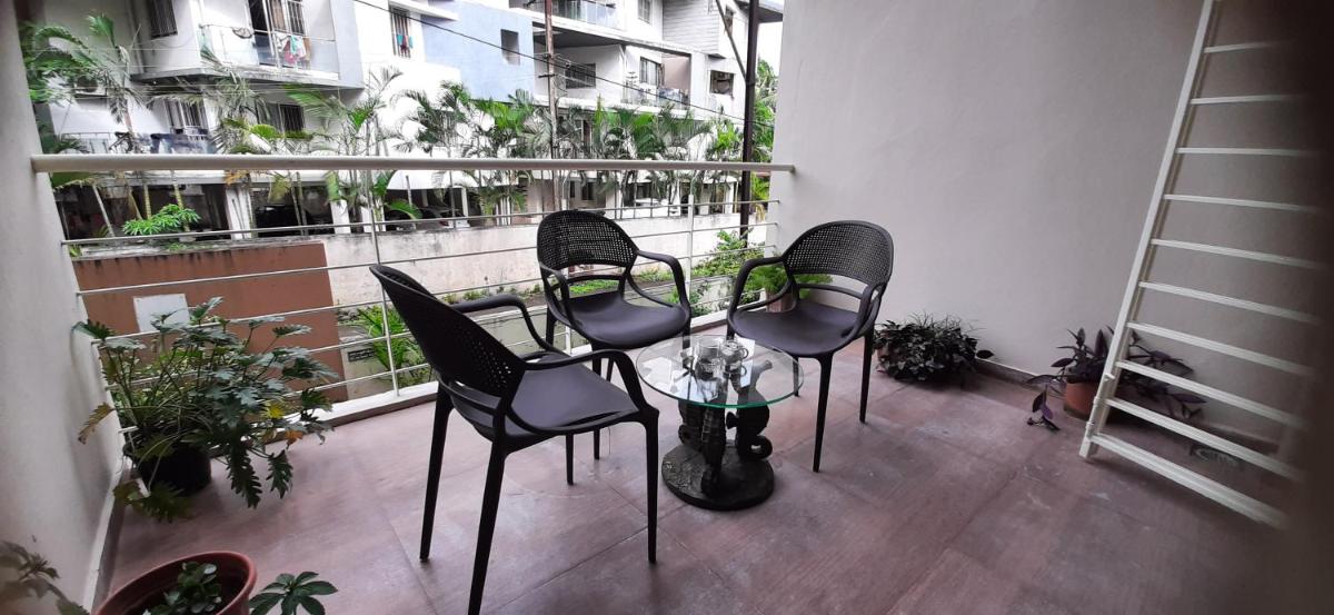 Apartment with Balcony photo 1