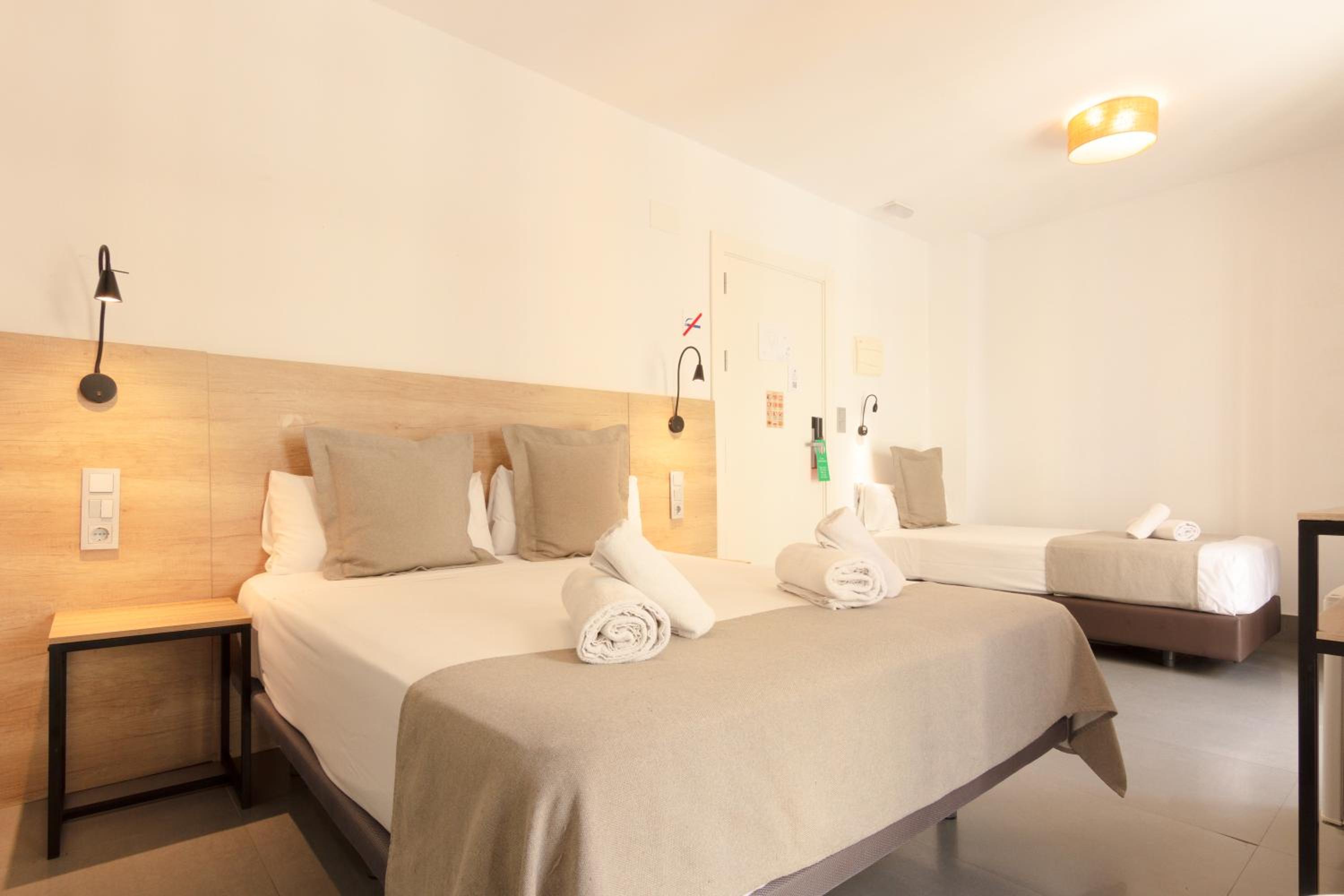 Superior Triple Room - Photo 7