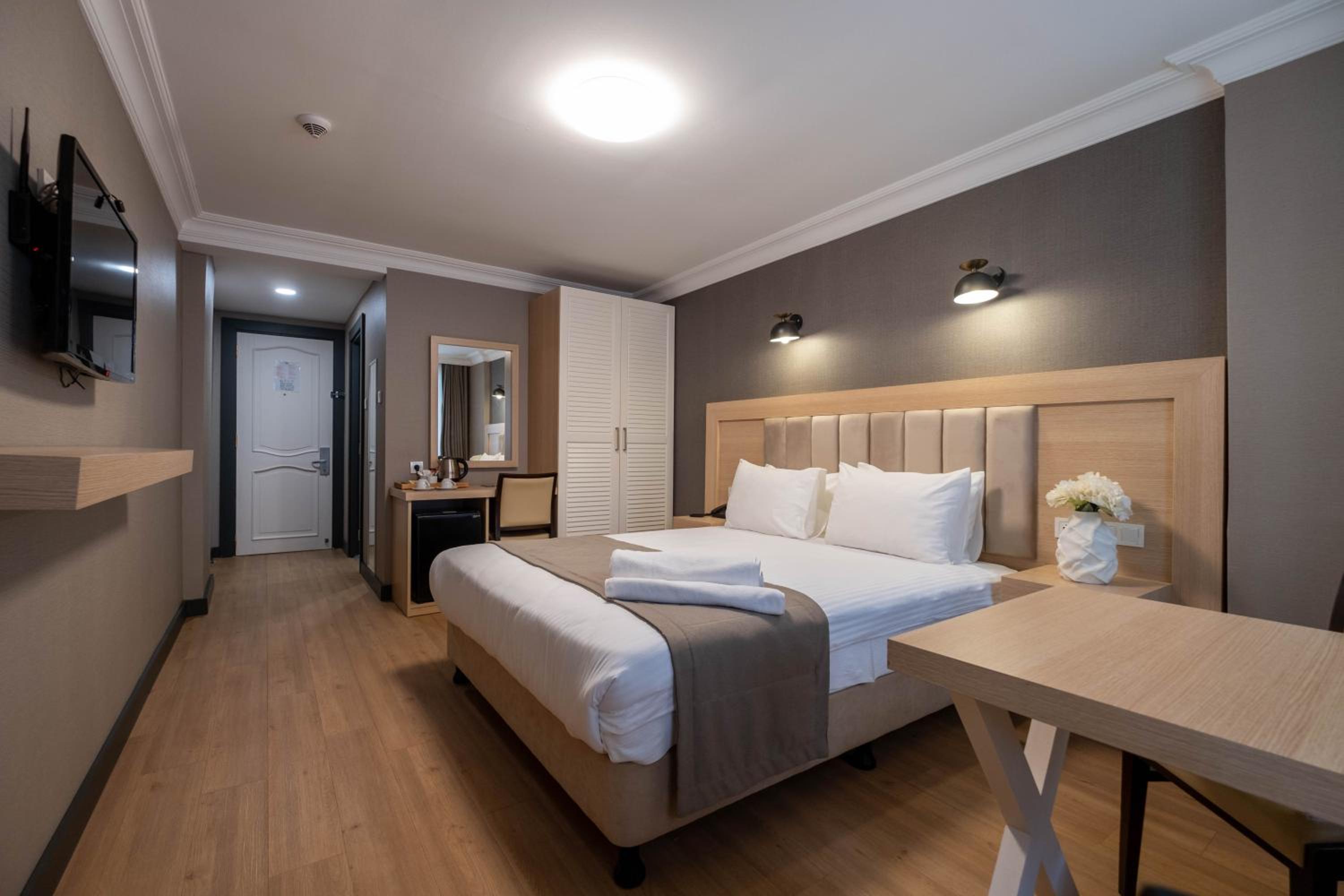 Deluxe Double Room photo 3