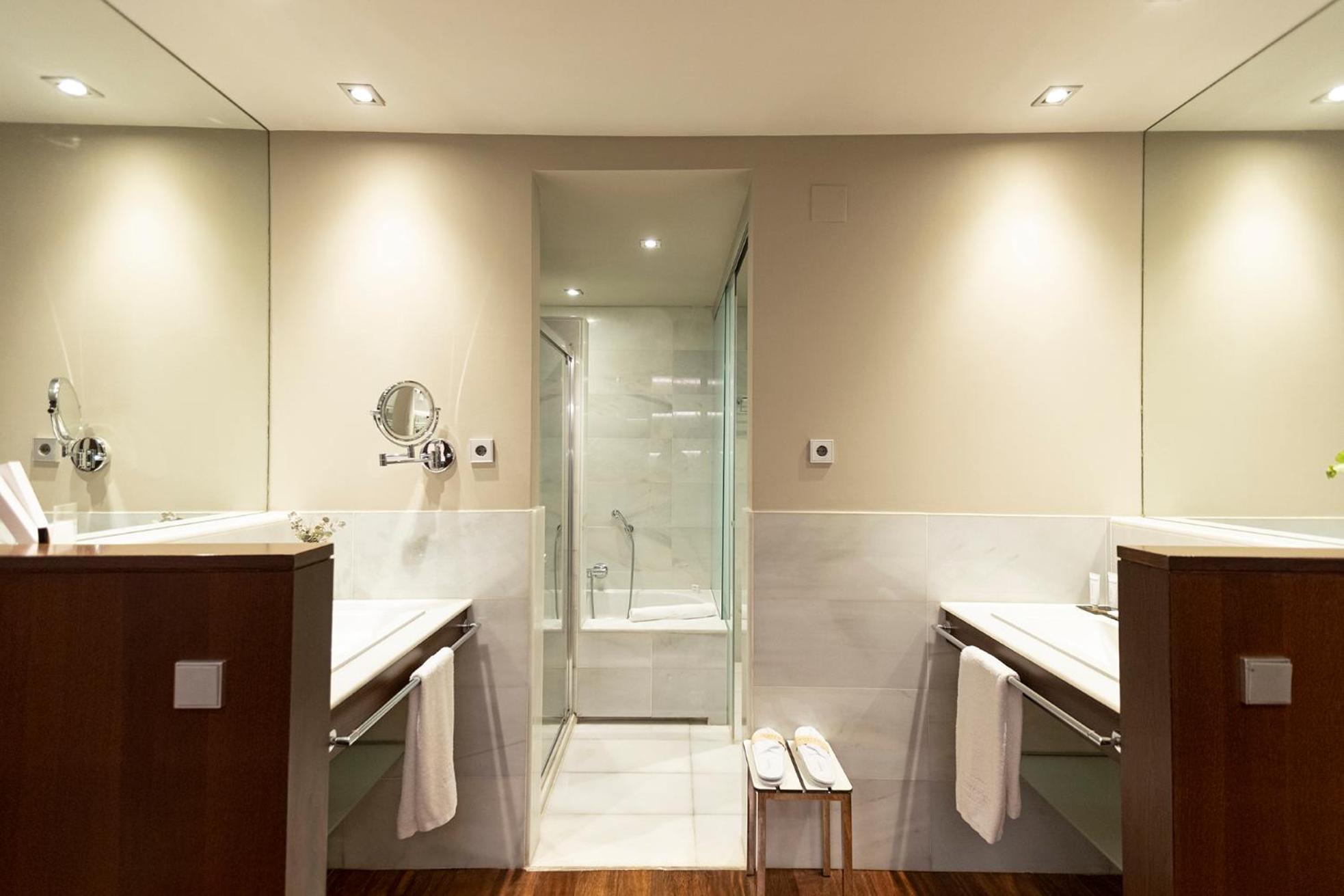 Superior Double or Twin Room - Photo 2