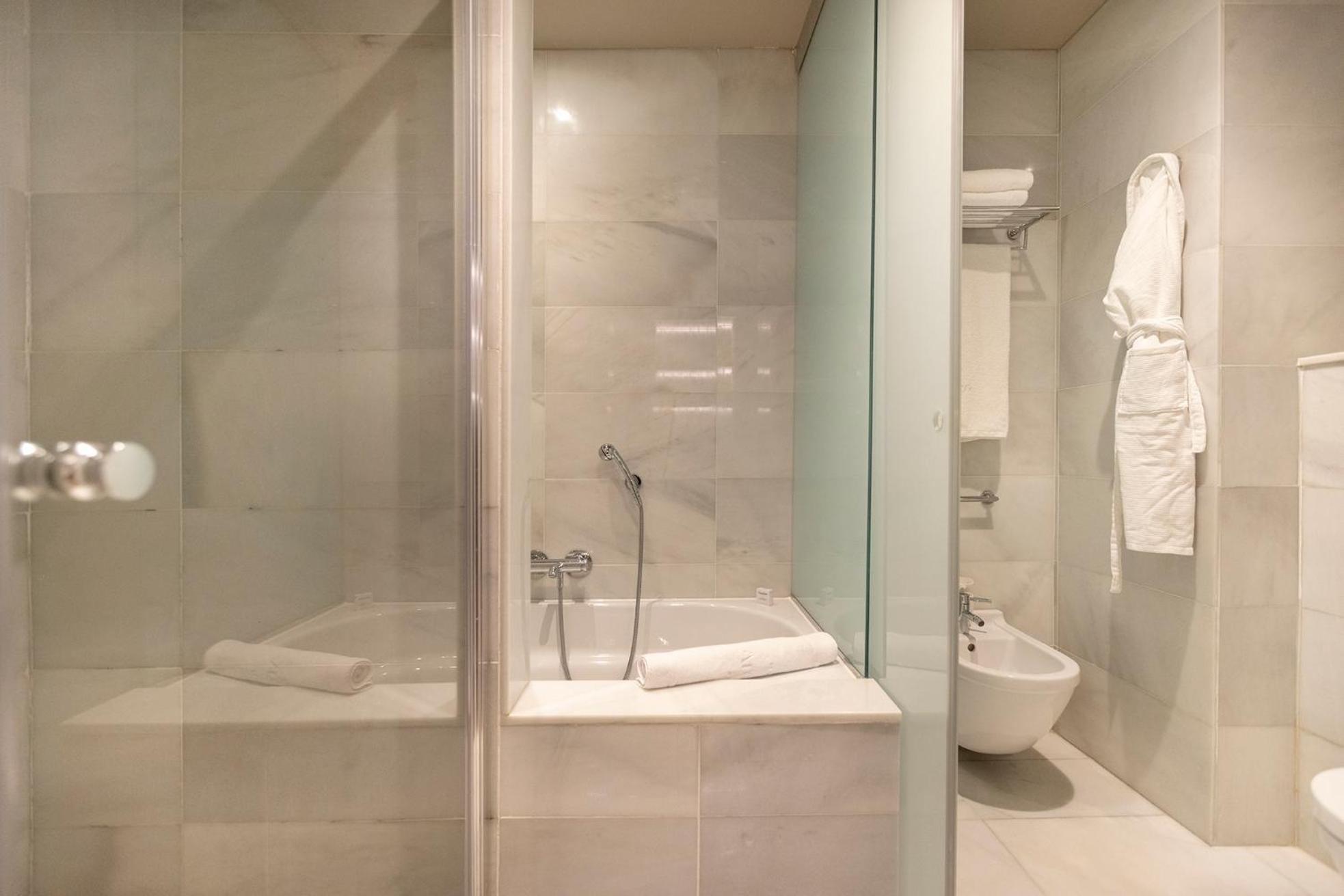 Superior Double or Twin Room - Photo 4