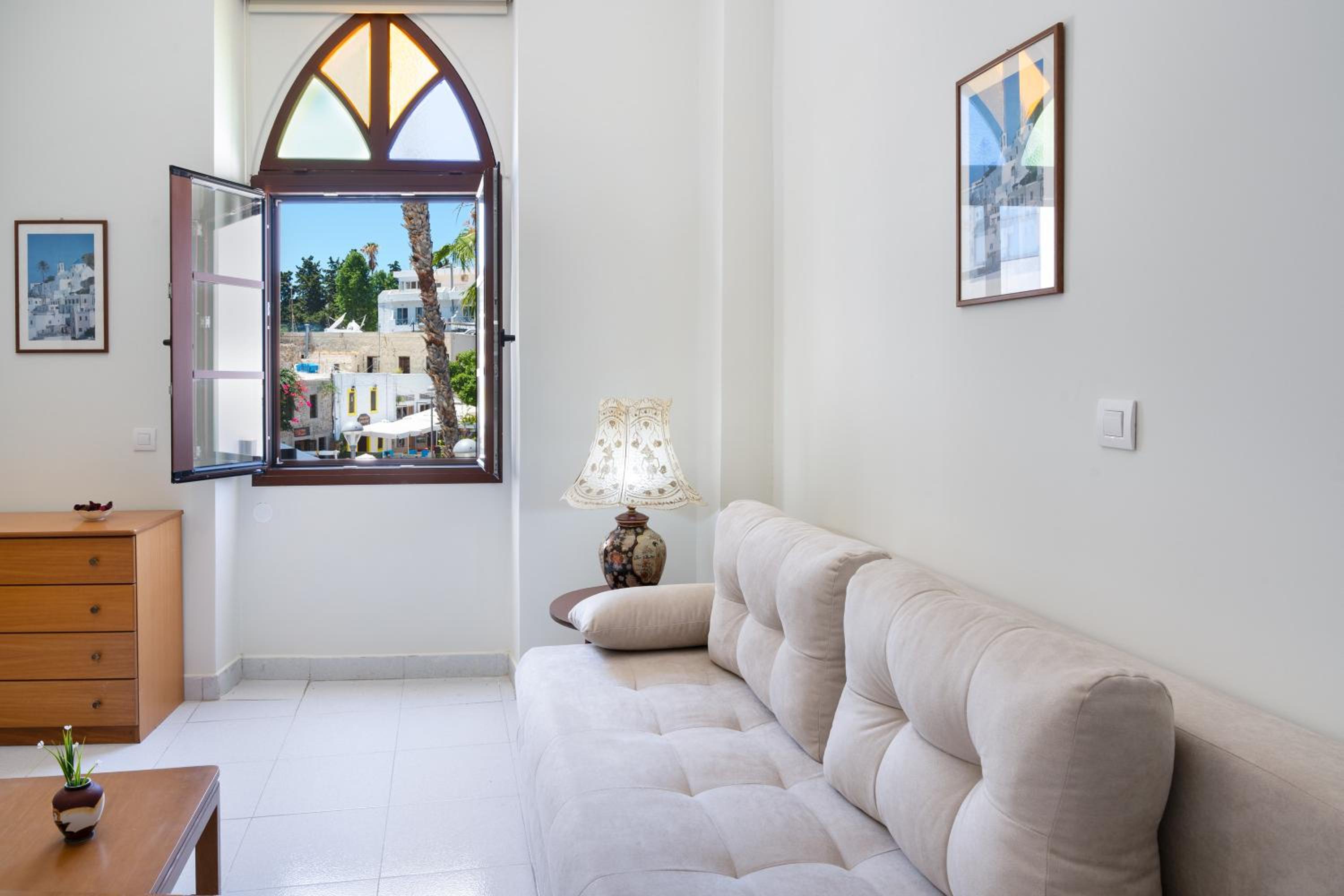 Superior One-Bedroom Apartment with Balcony