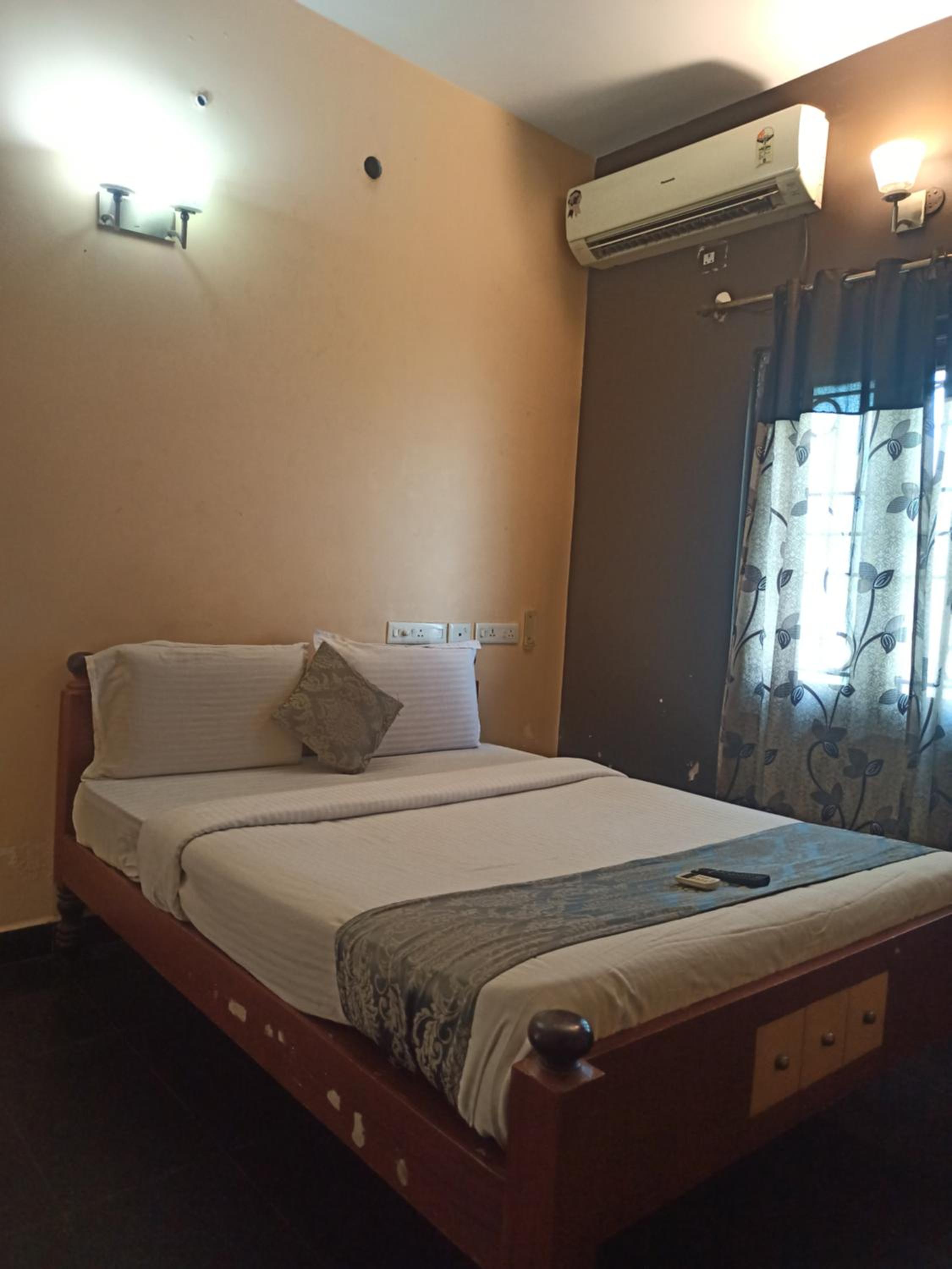 Deluxe Double Room - Photo 13