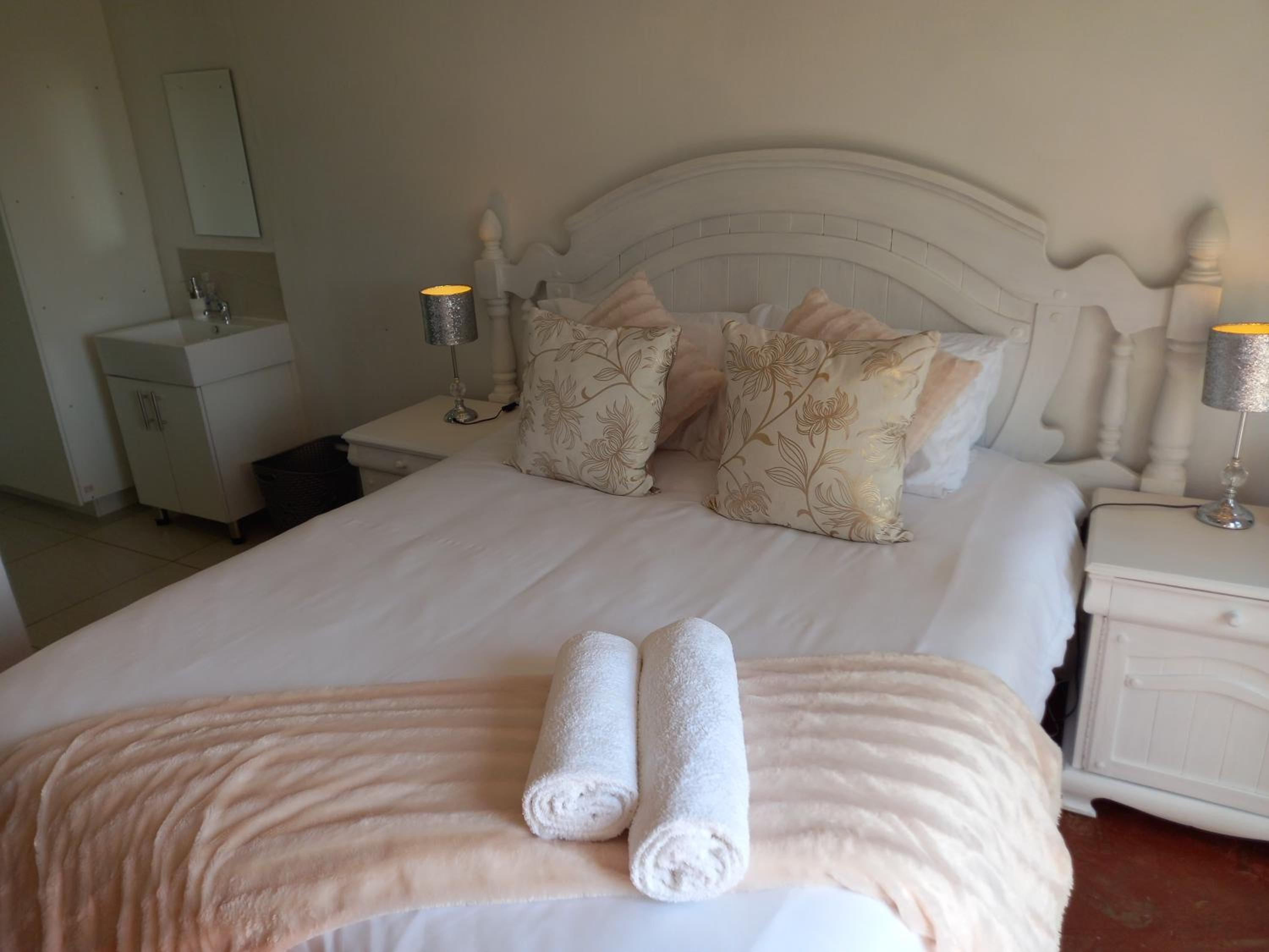 Double Room With Private Bathroom photo 1