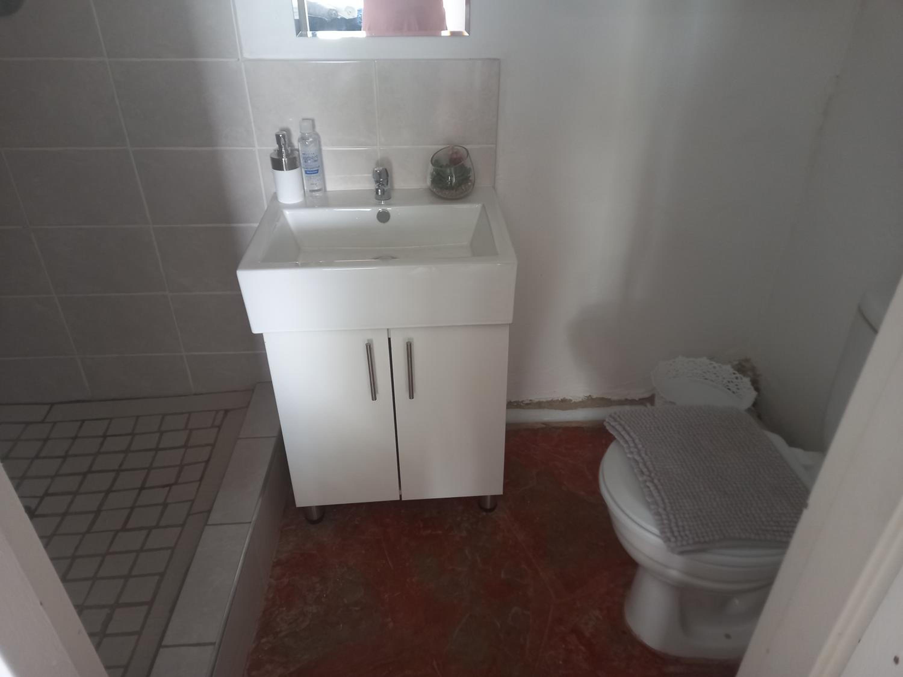 Budget Double Room photo 2