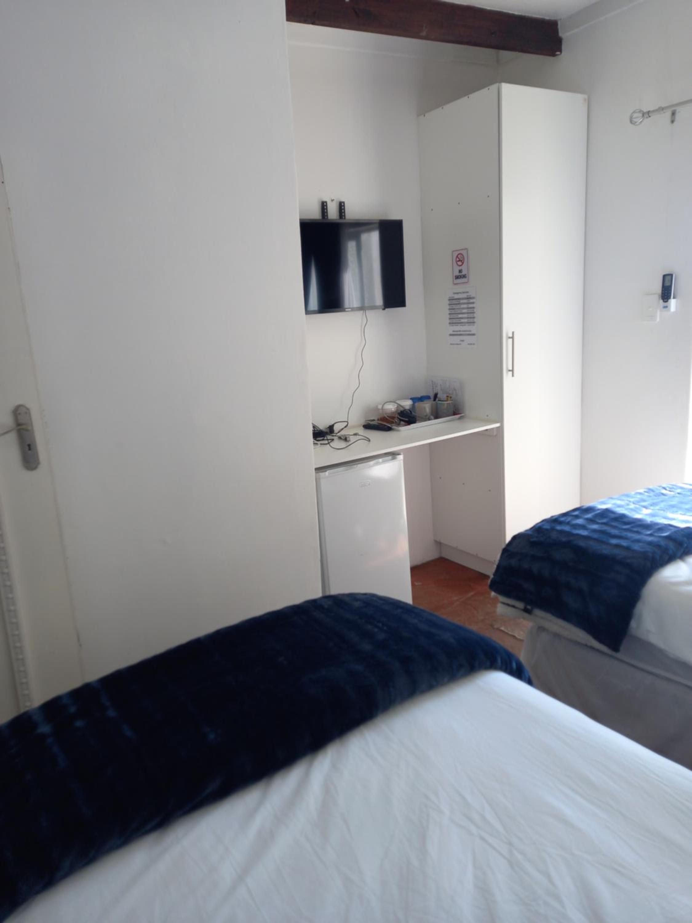 Budget Double Room photo 2