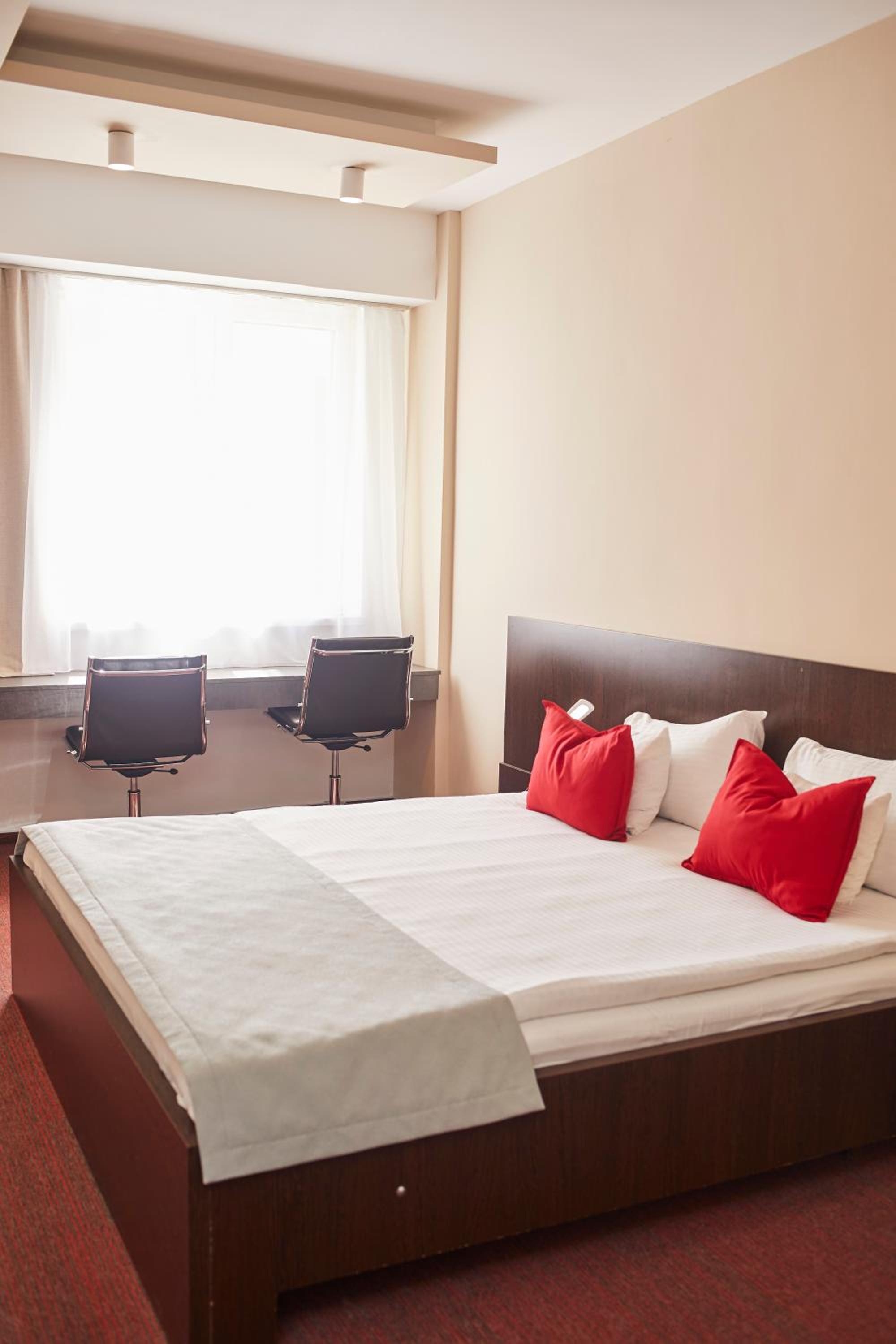 Business Double Room - Photo 1