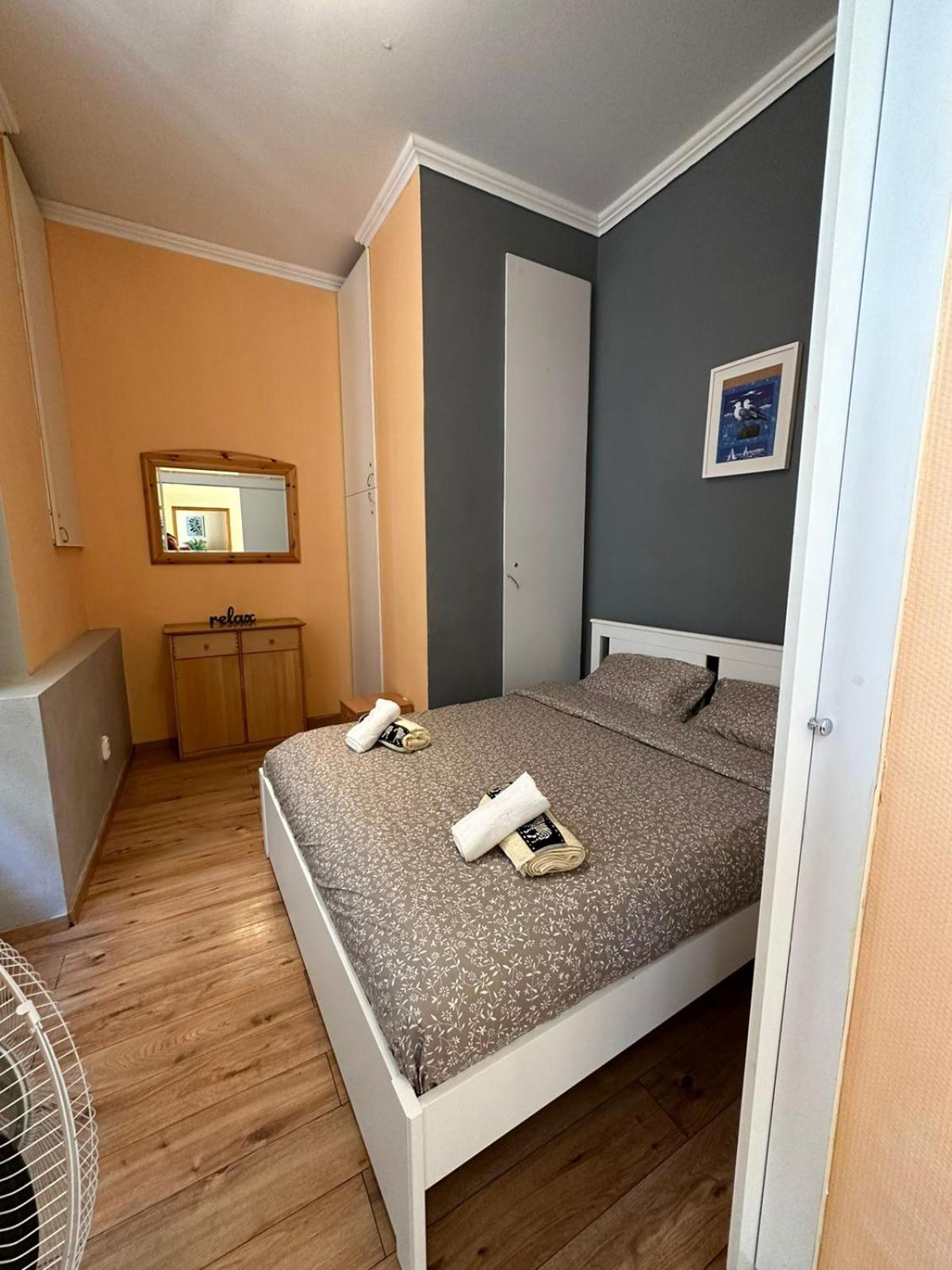 Two-Bedroom Apartment - Photo 21