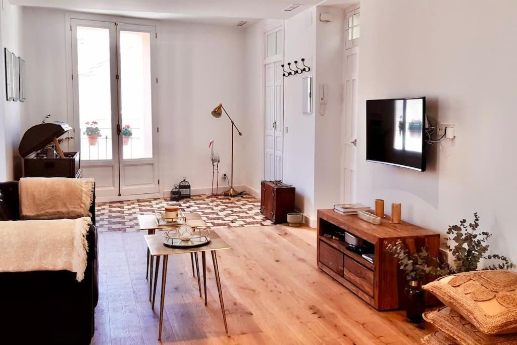 Three-Bedroom Apartment photo 2