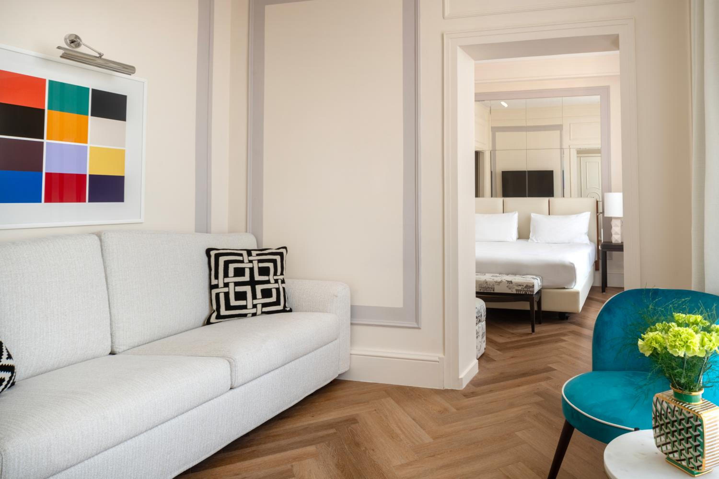 Suite with Sofa Bed