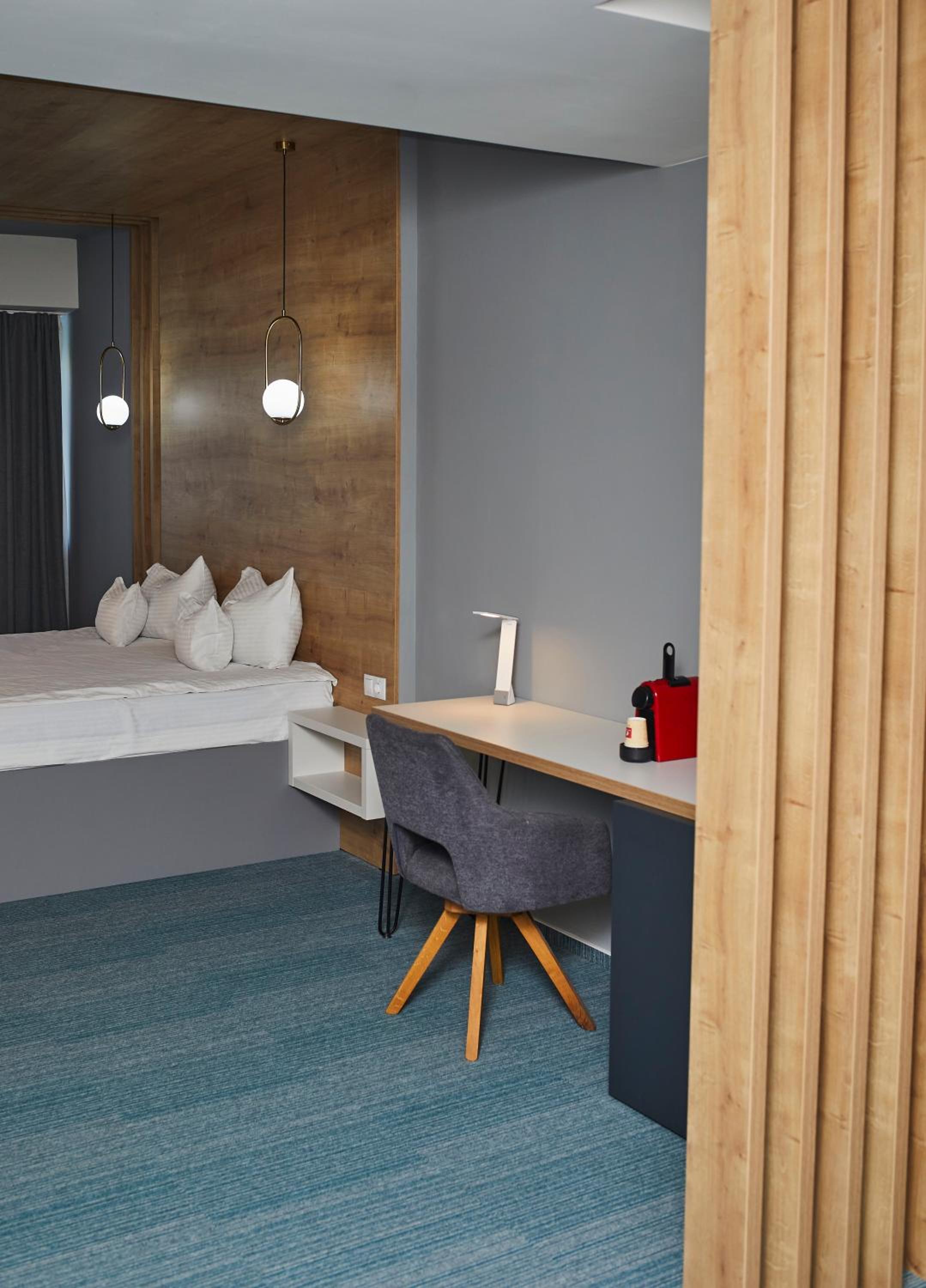 Deluxe Double Room - Photo 8