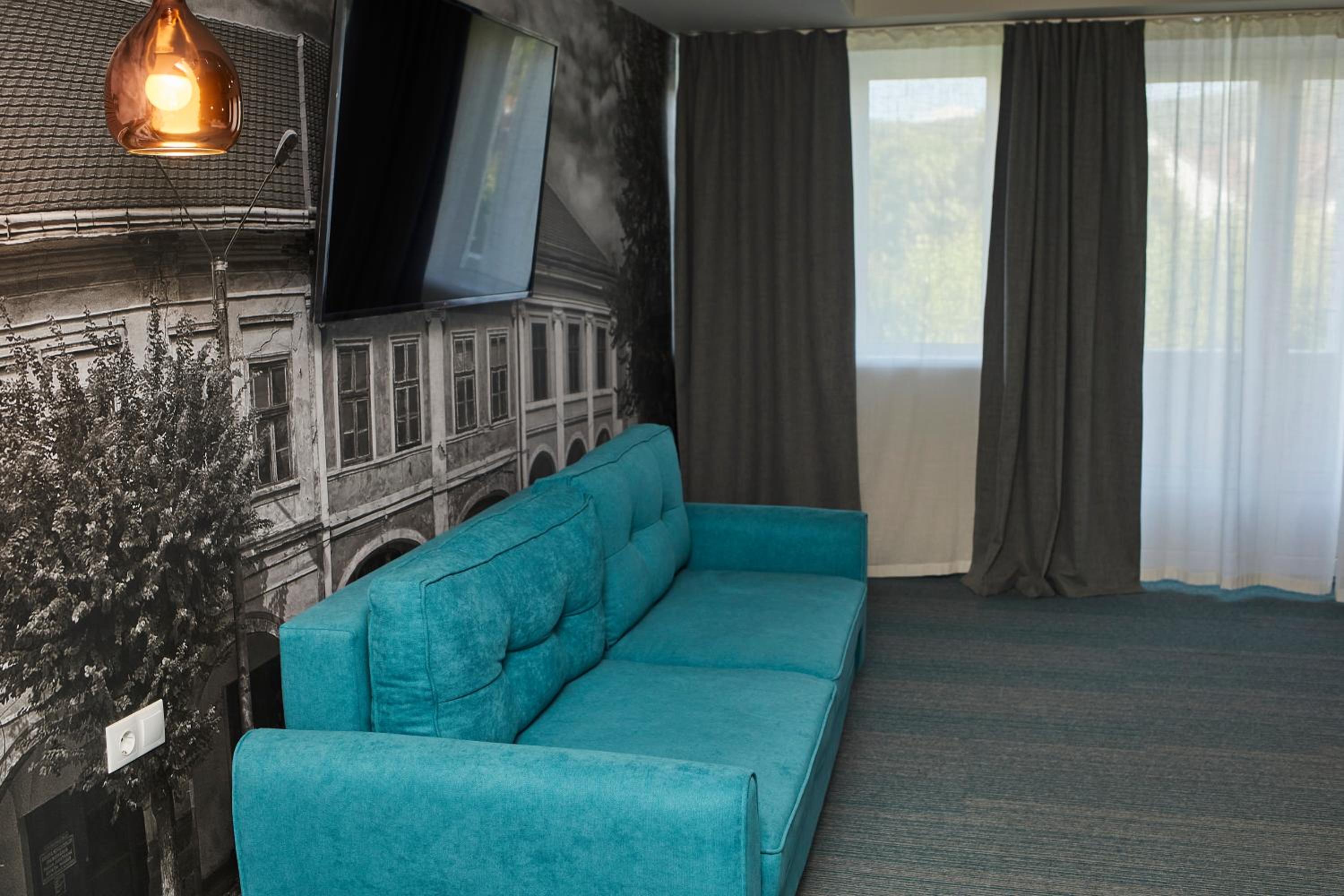 Deluxe Double Room - Photo 11